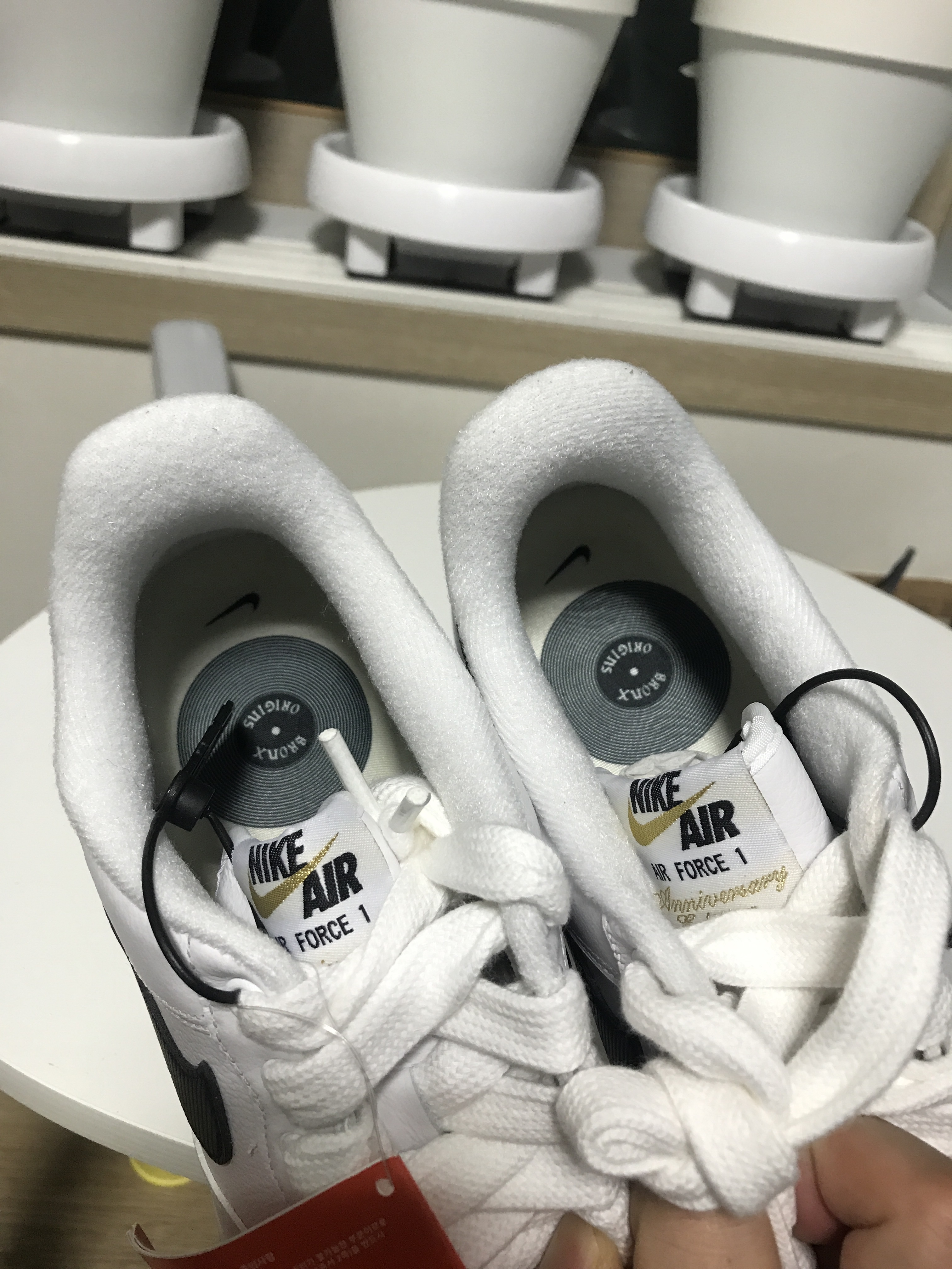 Nike Air Force 1 '07 PRM Bronx Origins 착용 스타일 - 2
