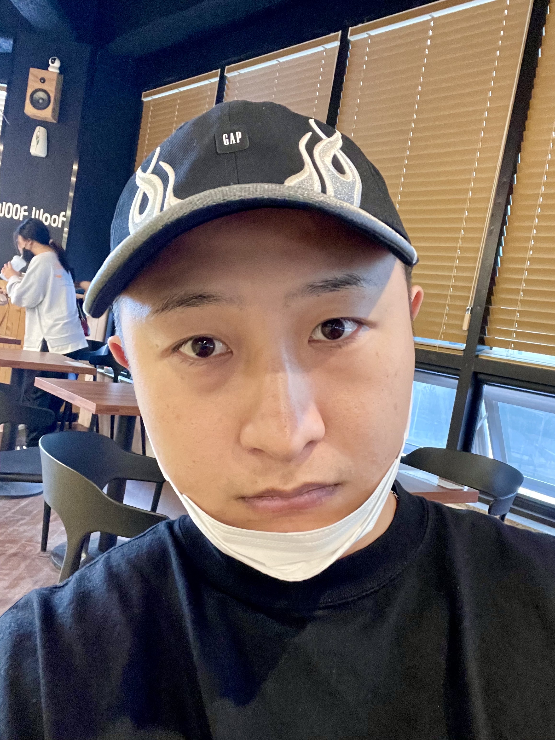 Yeezy Gap Engineered By Balenciaga Flame Cap Black 착용 스타일 - 1