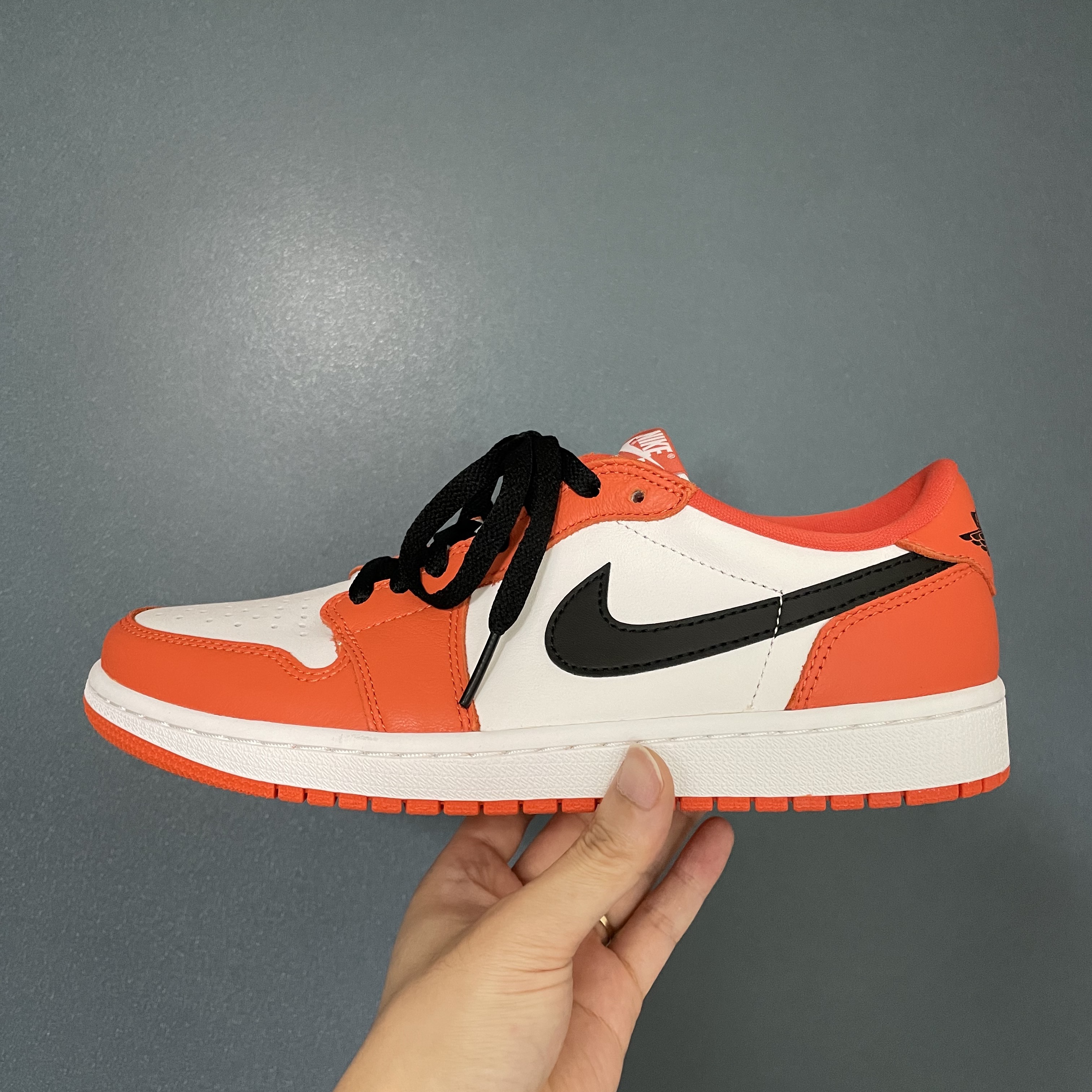 Jordan 1 Low OG Starfish 착용 스타일