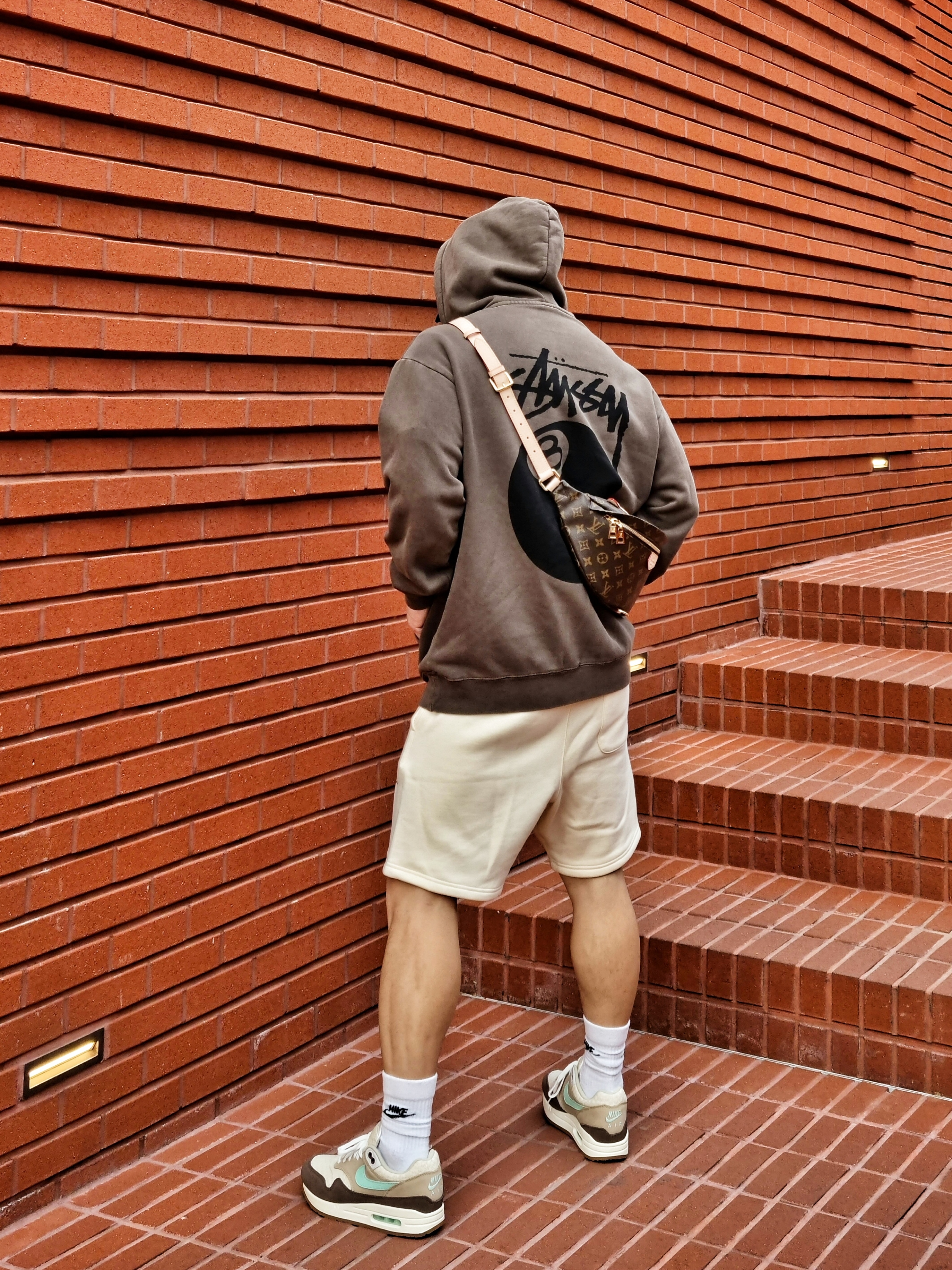 Darkr8m Studio Upside Down Silver Logo Cap, Stussy 8 Ball Hoodie Ash Heather - 21FW 착용 스타일 - 2
