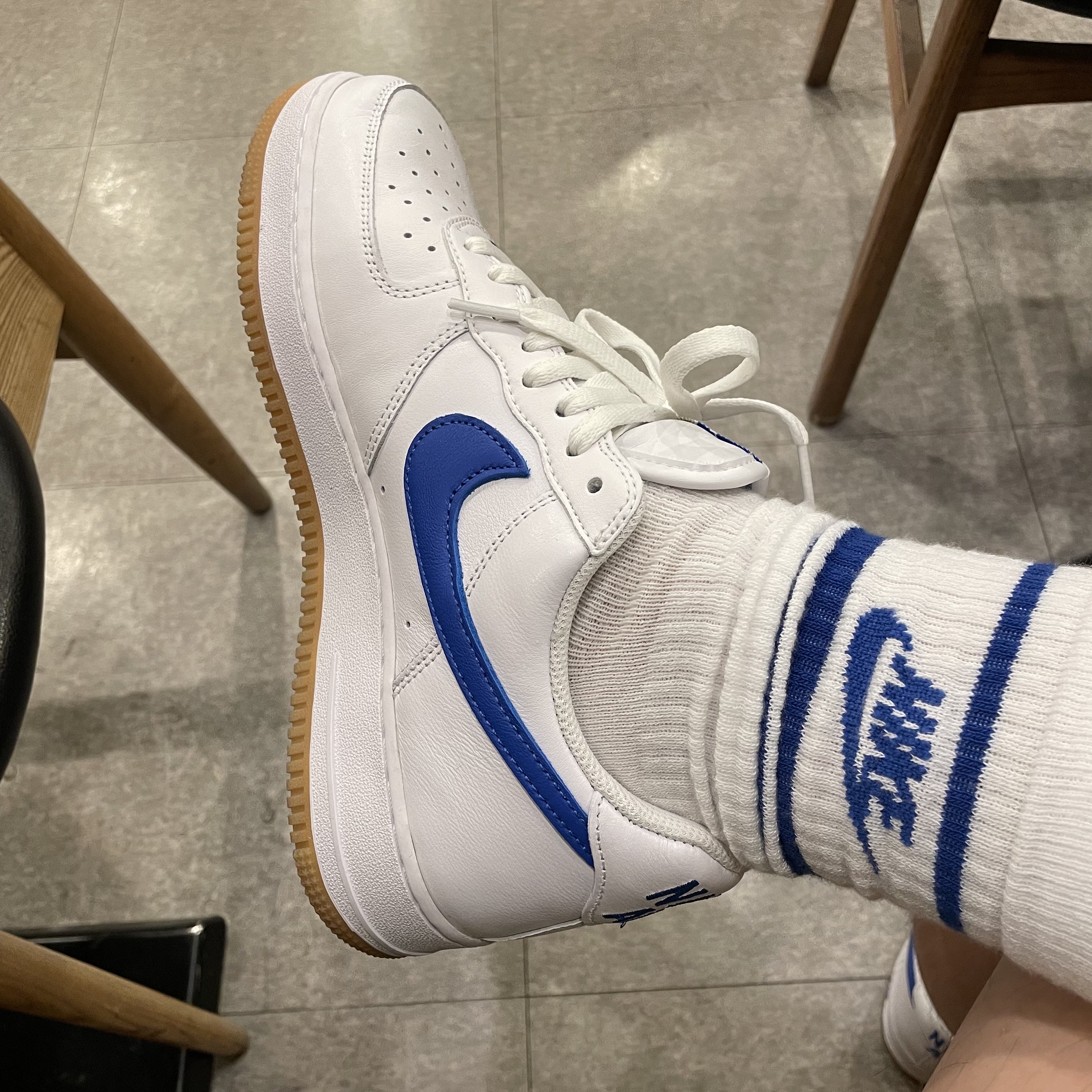 Nike Air Force 1 Low Retro Color of the Month Varsity Royal 착용 스타일