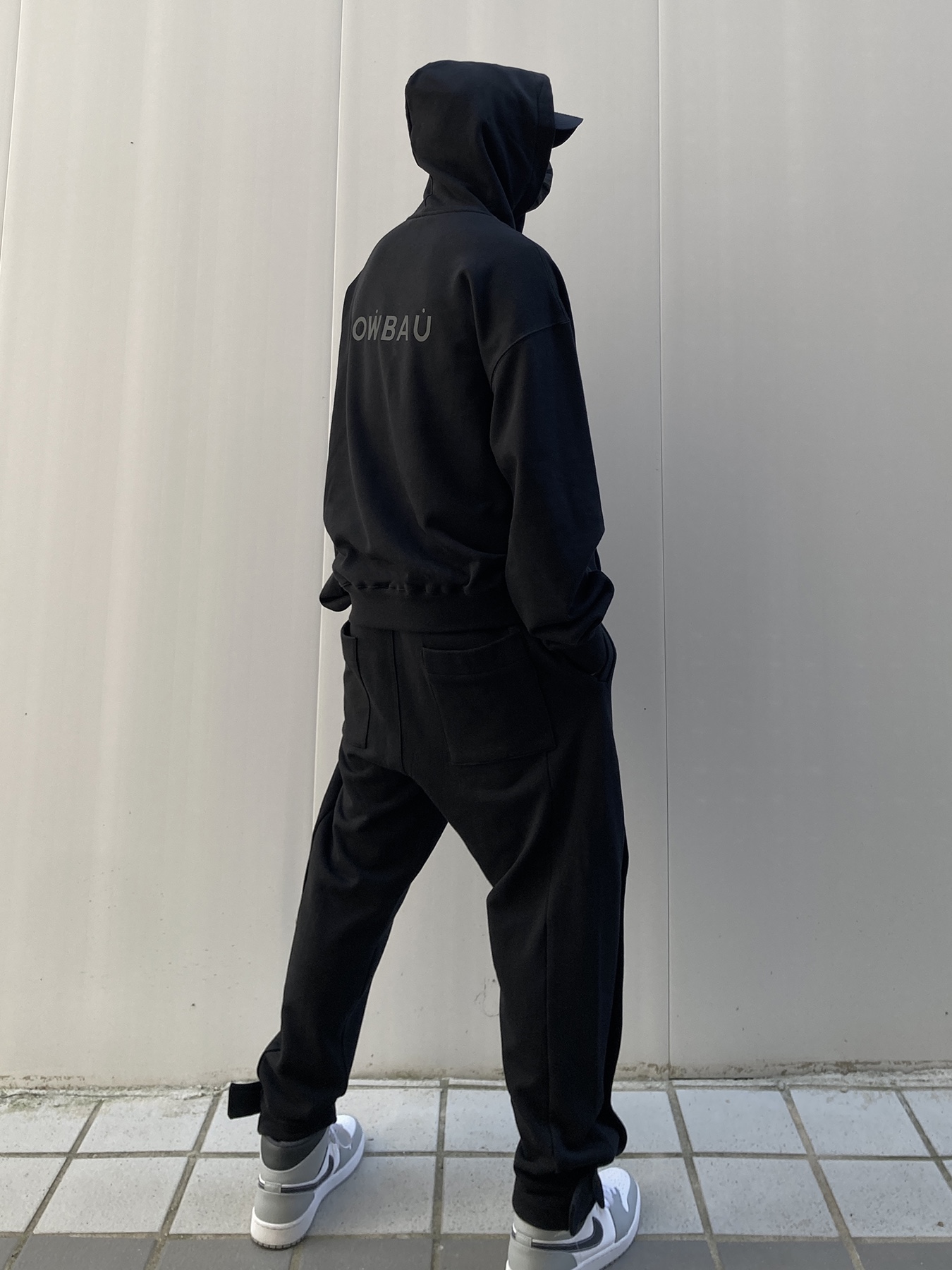 Jordan 1 Mid Light Smoke Grey Anthracite 착용 스타일 - 3
