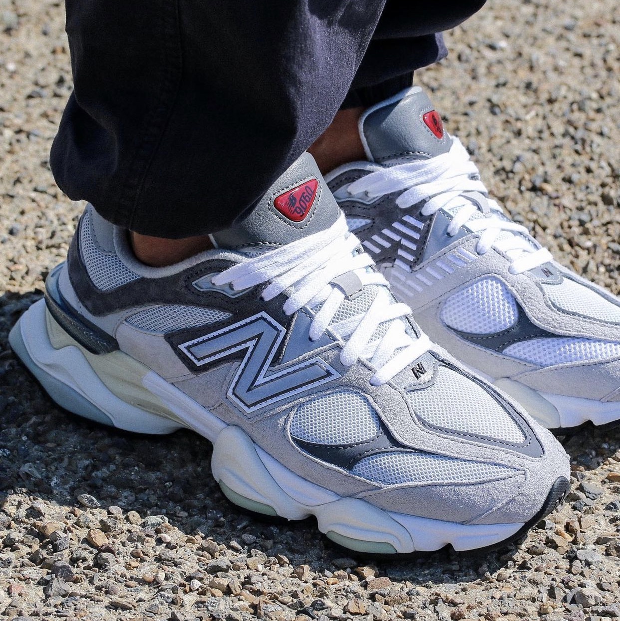 New Balance 9060 Rain Cloud Castlerock 착용 스타일 - 2