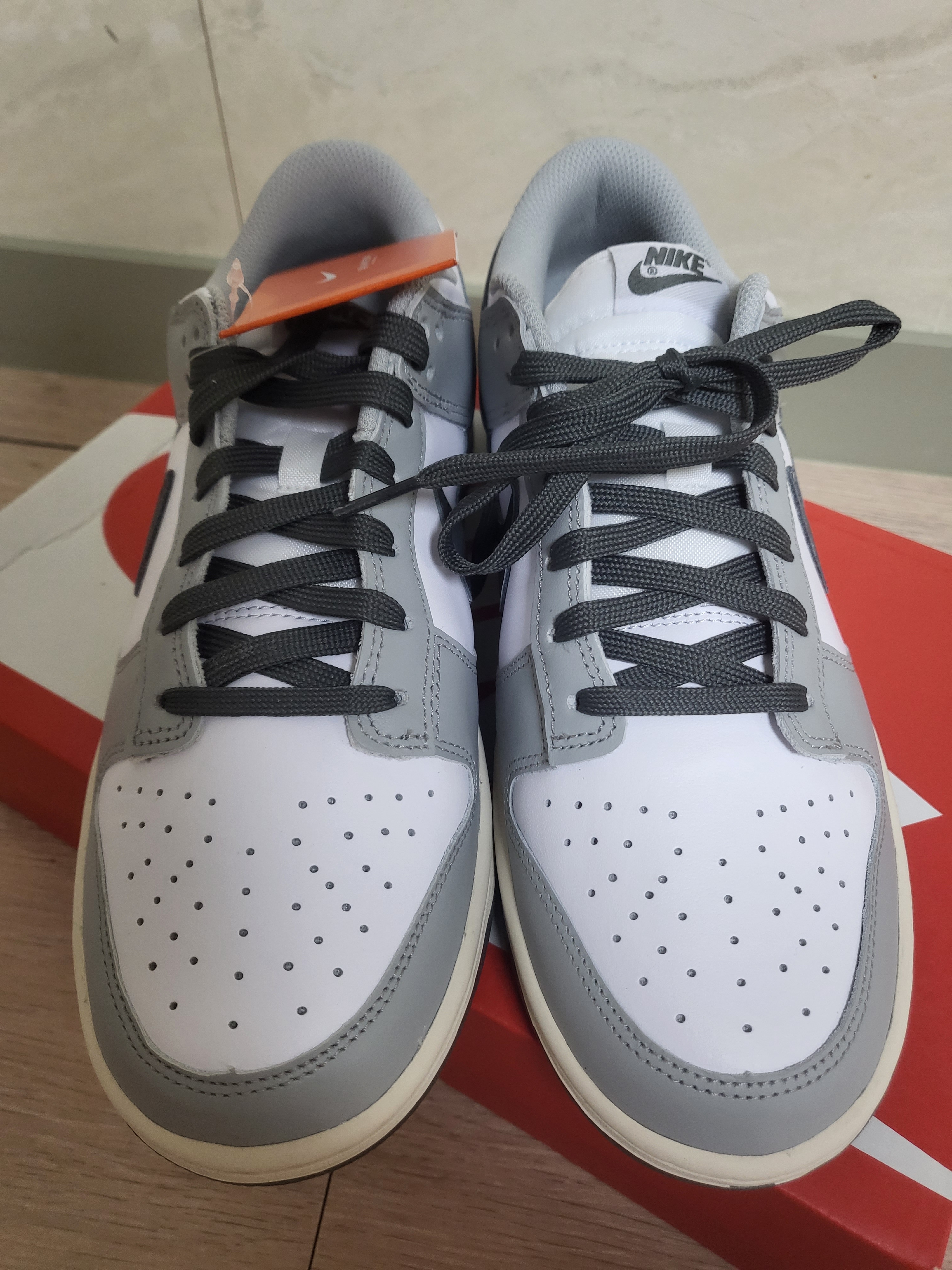 (W) Nike Dunk Low Light Smoke Grey 착용 스타일 - 2