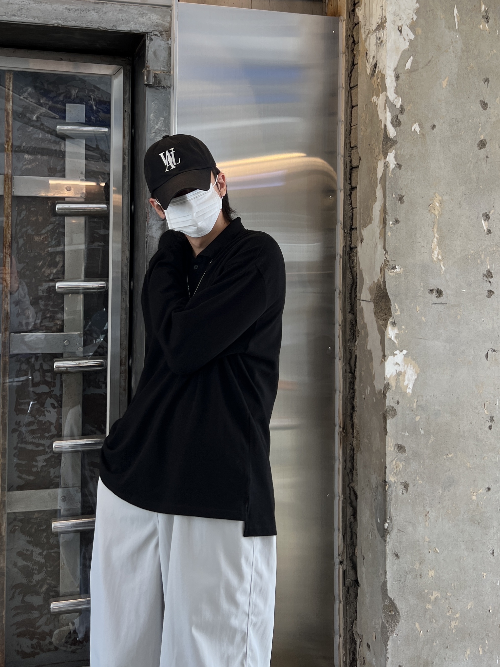 Adidas Superstar Premium Black White 착용 스타일 - 3