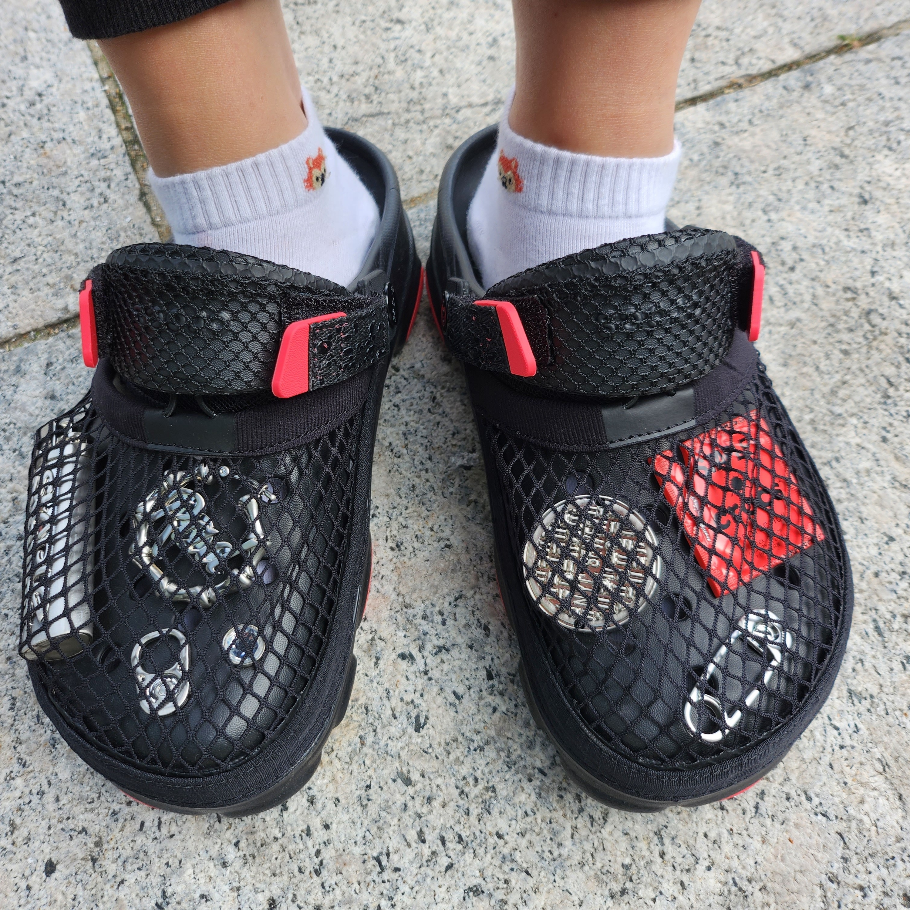 Crocs x Staple Classic All Terrain Clog Black 착용 스타일