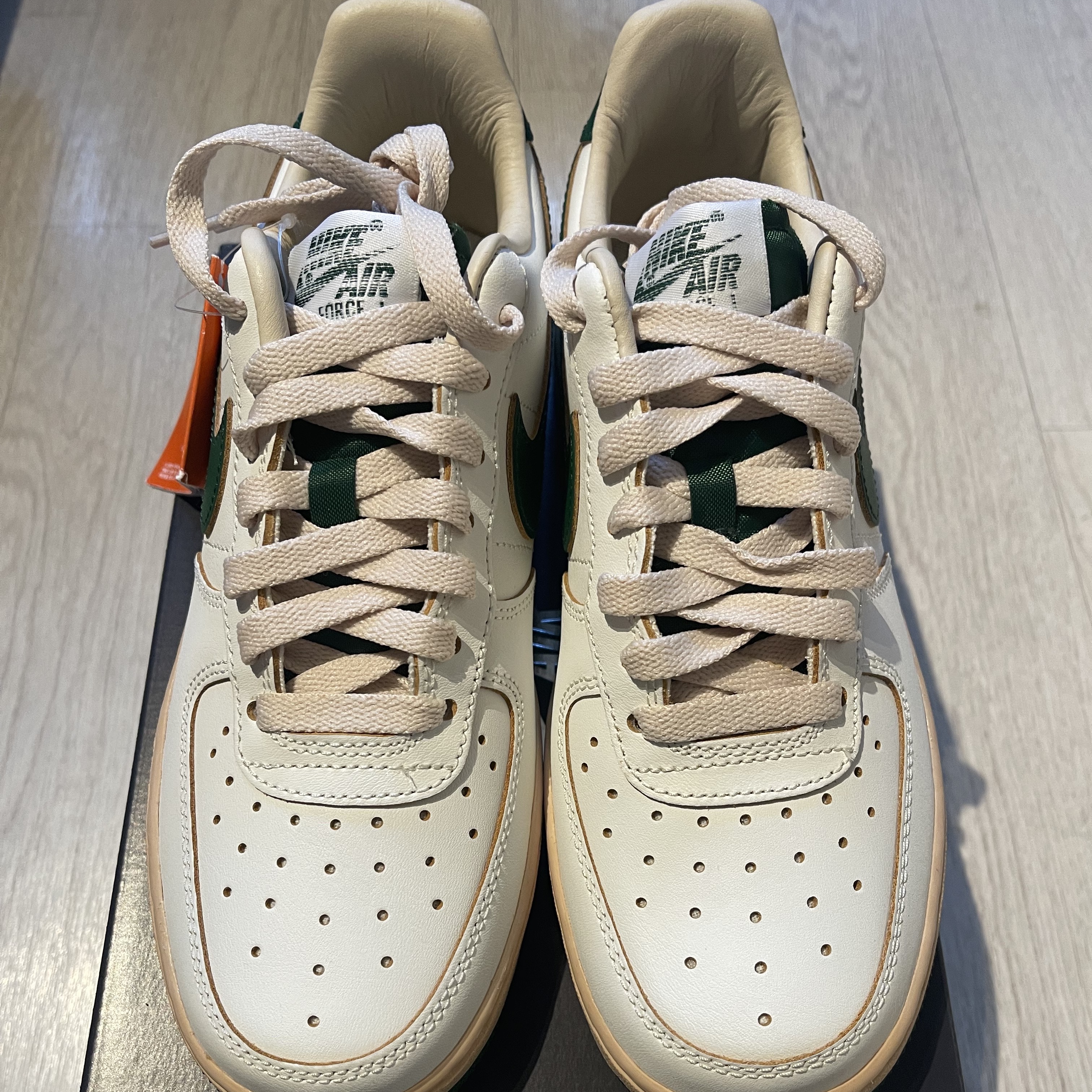 (W) Nike Air Force 1 Low Gorge Green 착용 스타일 - 2