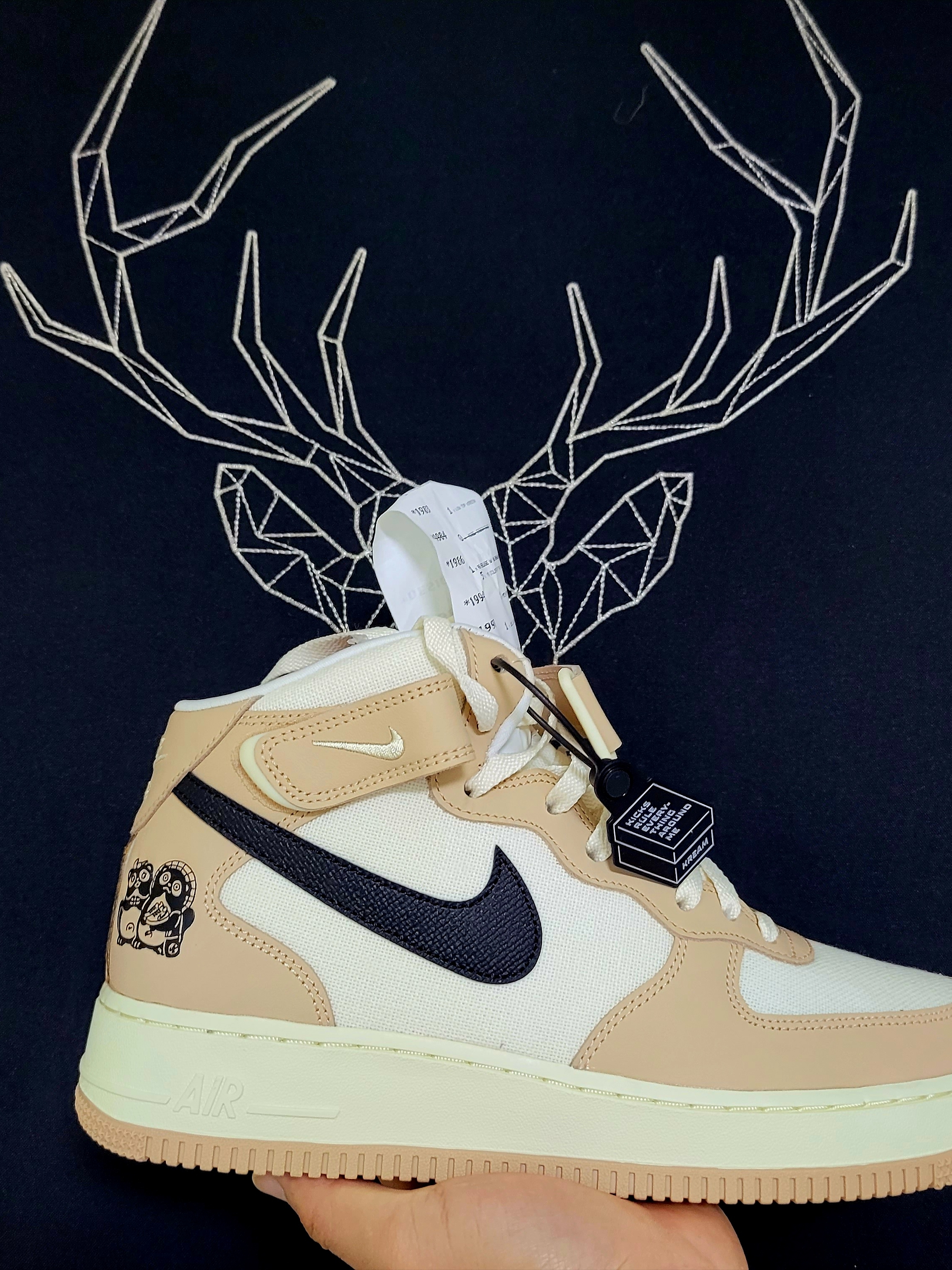 Nike Air Force 1 Mid '07 LX Pale Ivory and Shimmer 착용 스타일