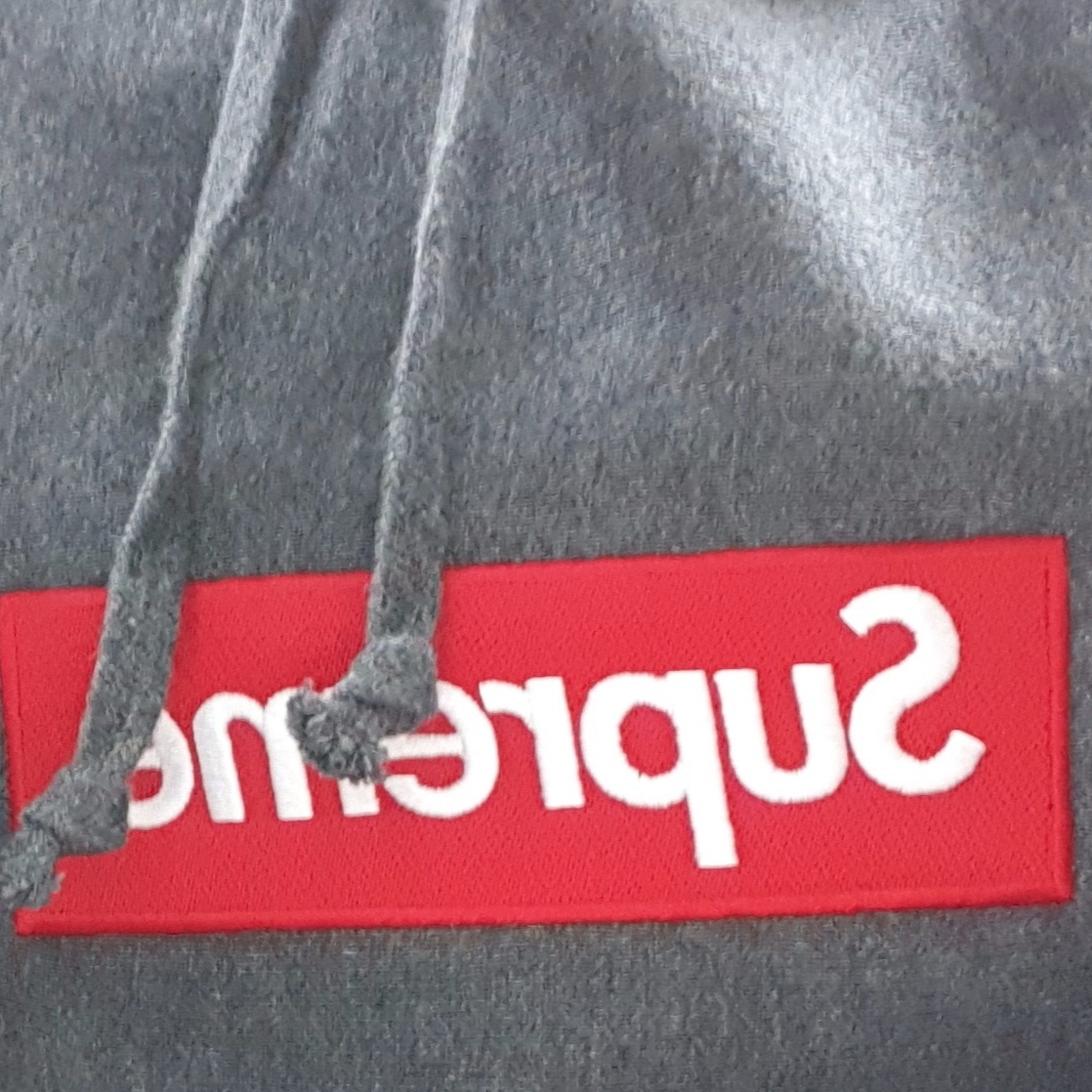 Supreme Box Logo Hooded Sweatshirt Charcoal - 21FW, Supreme Box Logo Hooded Sweatshirt White - 21FW 착용 스타일 - 1