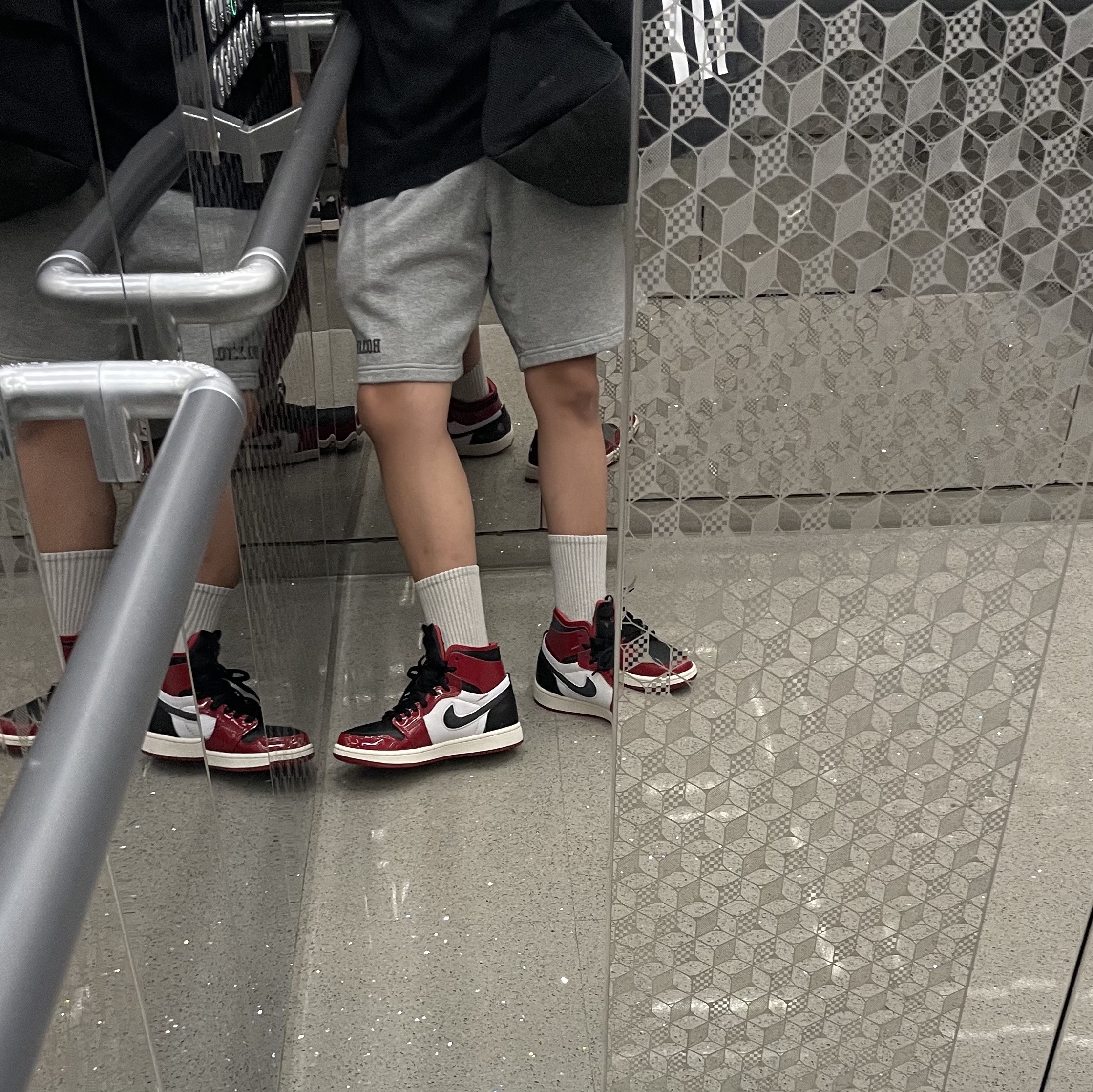(W) Jordan 1 Zoom Air CMFT Gym Red Black 착용 스타일
