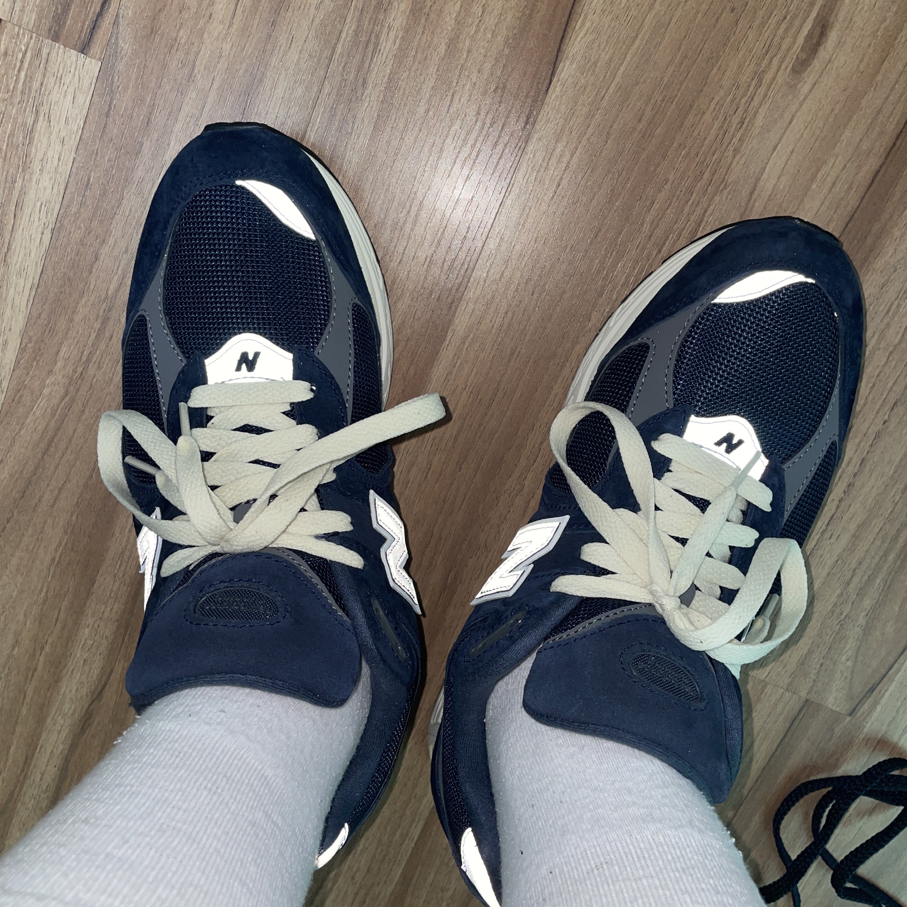 New Balance 2002R Eclipse Castlerock 착용 스타일 - 2
