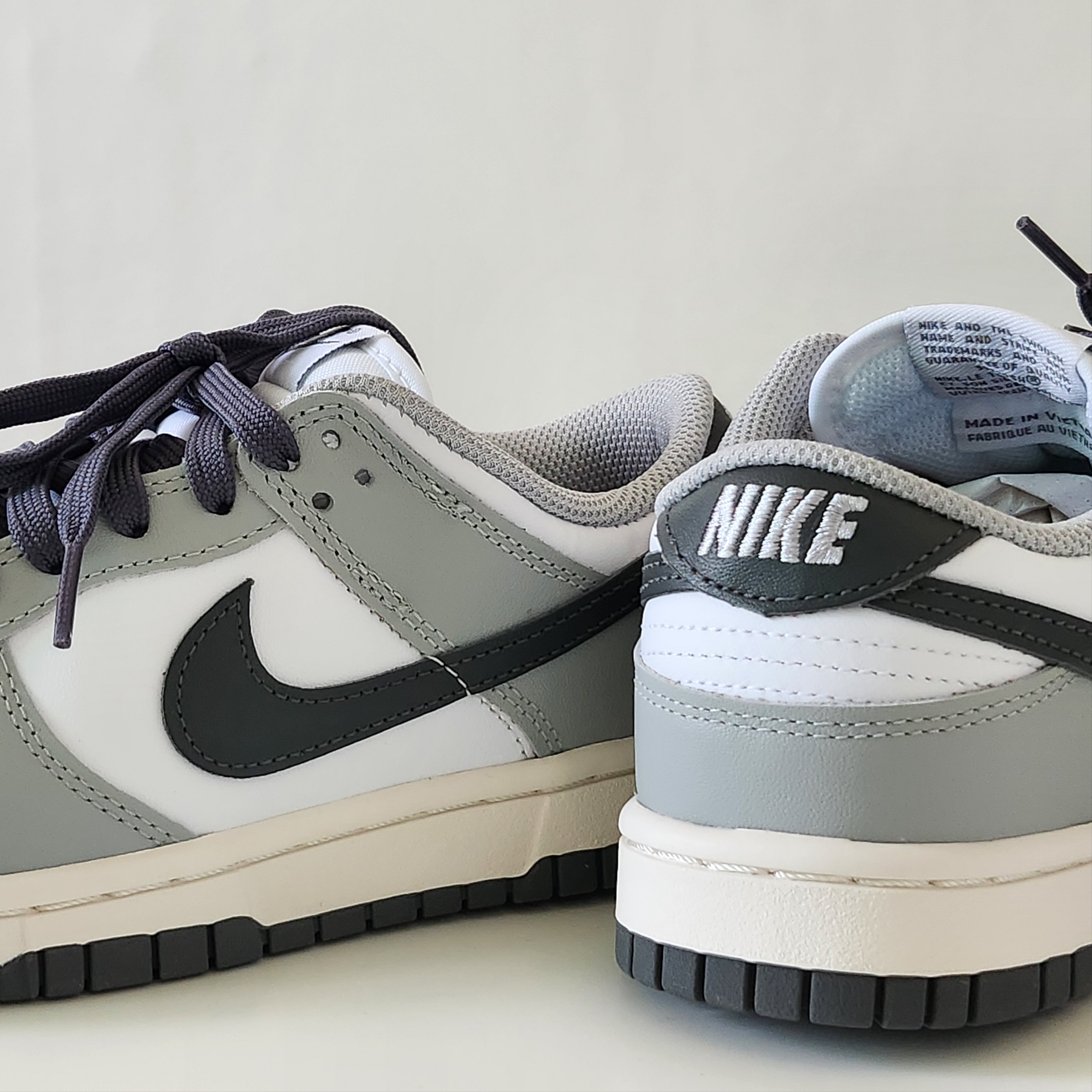 (W) Nike Dunk Low Light Smoke Grey 착용 스타일 - 2