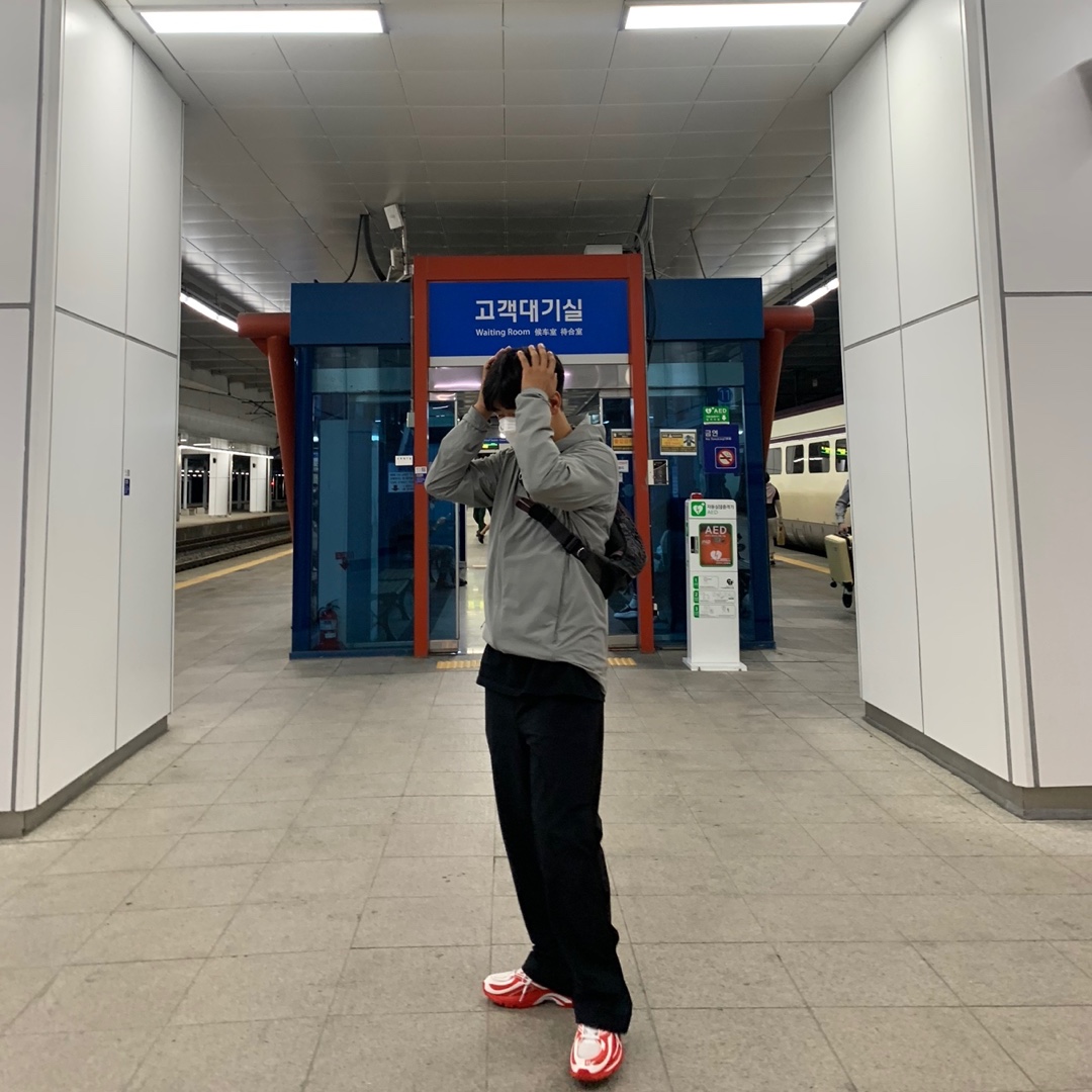 Reebok x Kanghyuk Premier Road Modern Mid White Red, Arc'teryx Gamma SL Hoody Solitude 착용 스타일 - 1