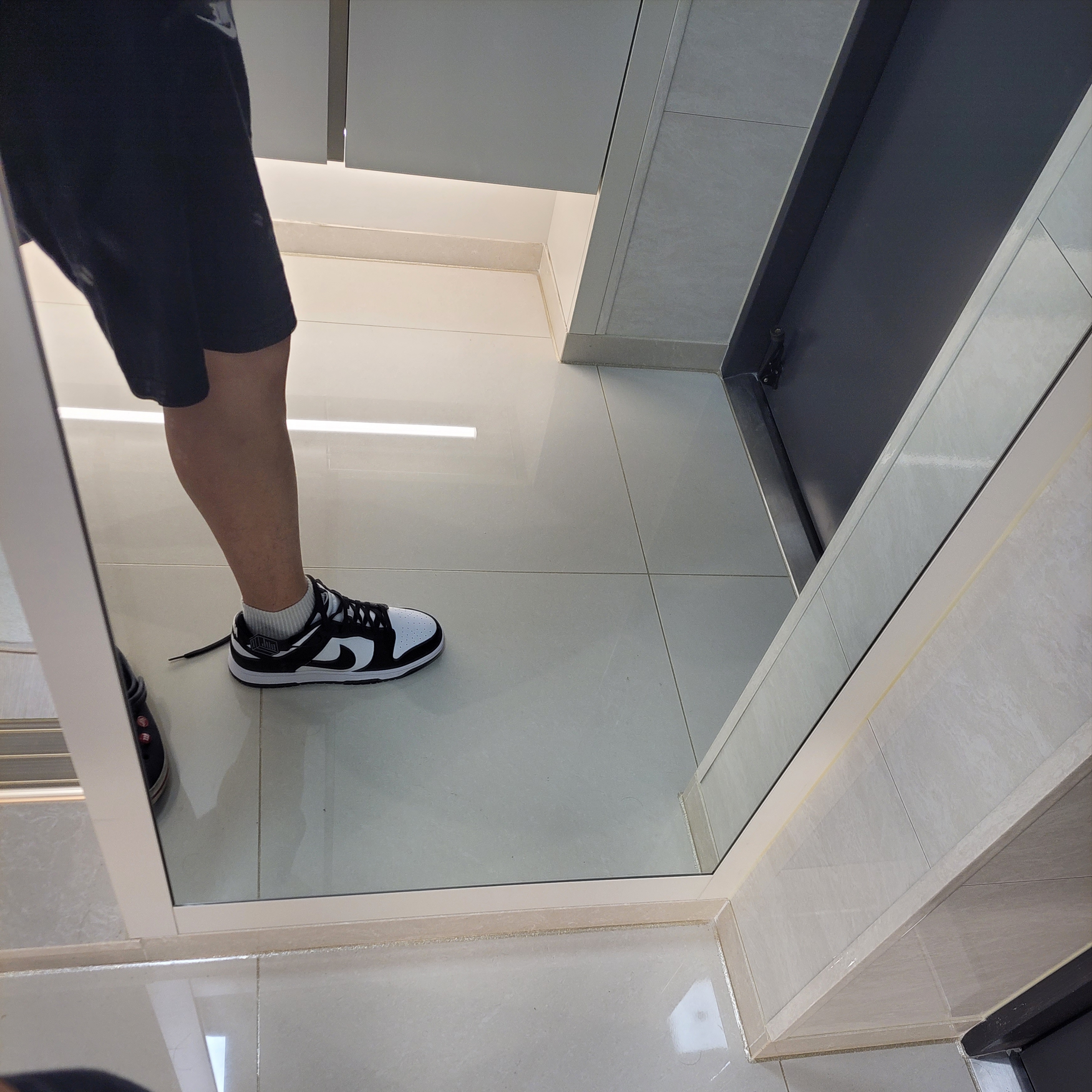 Nike Dunk Low Retro Black 착용 스타일