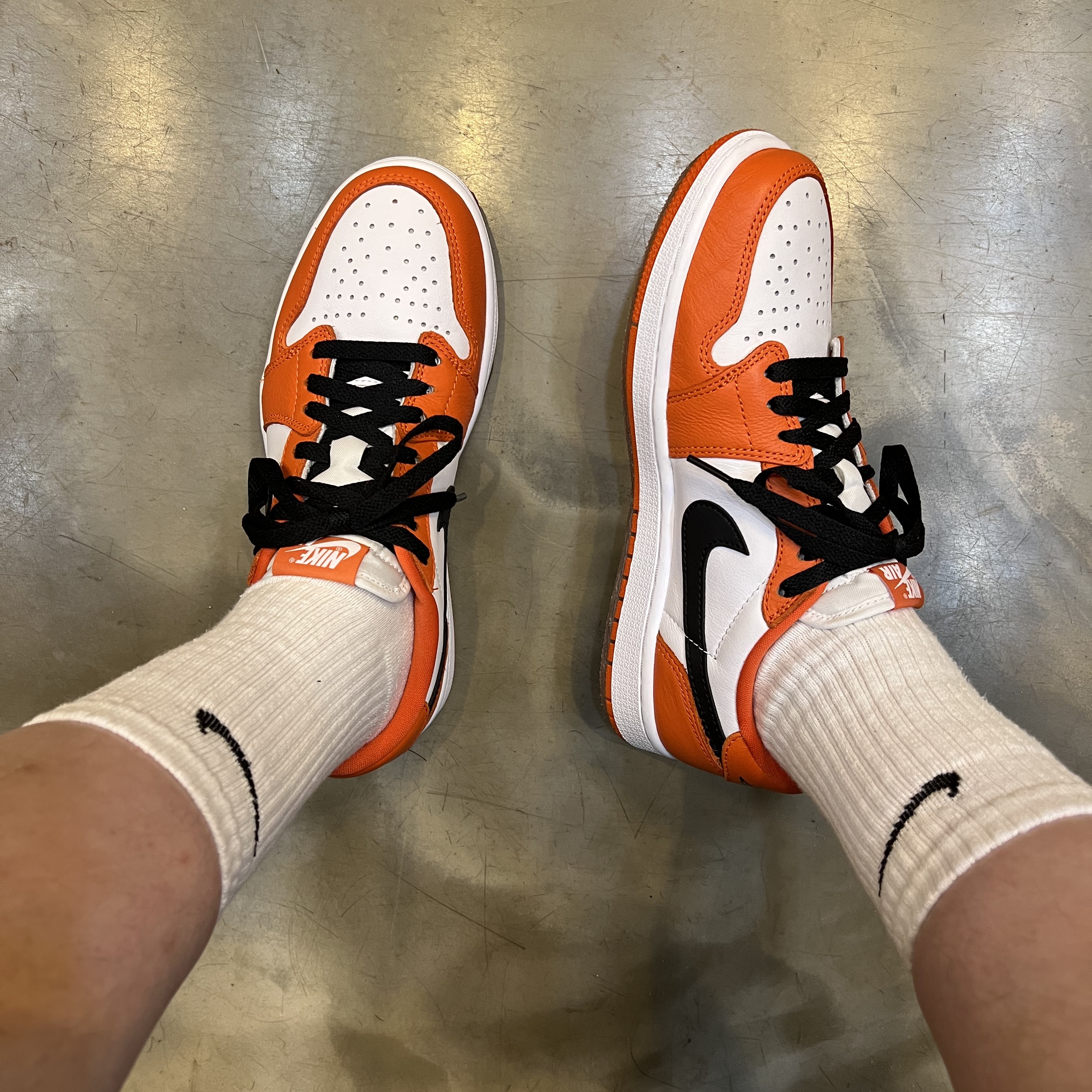 Jordan 1 Low OG Starfish 착용 스타일