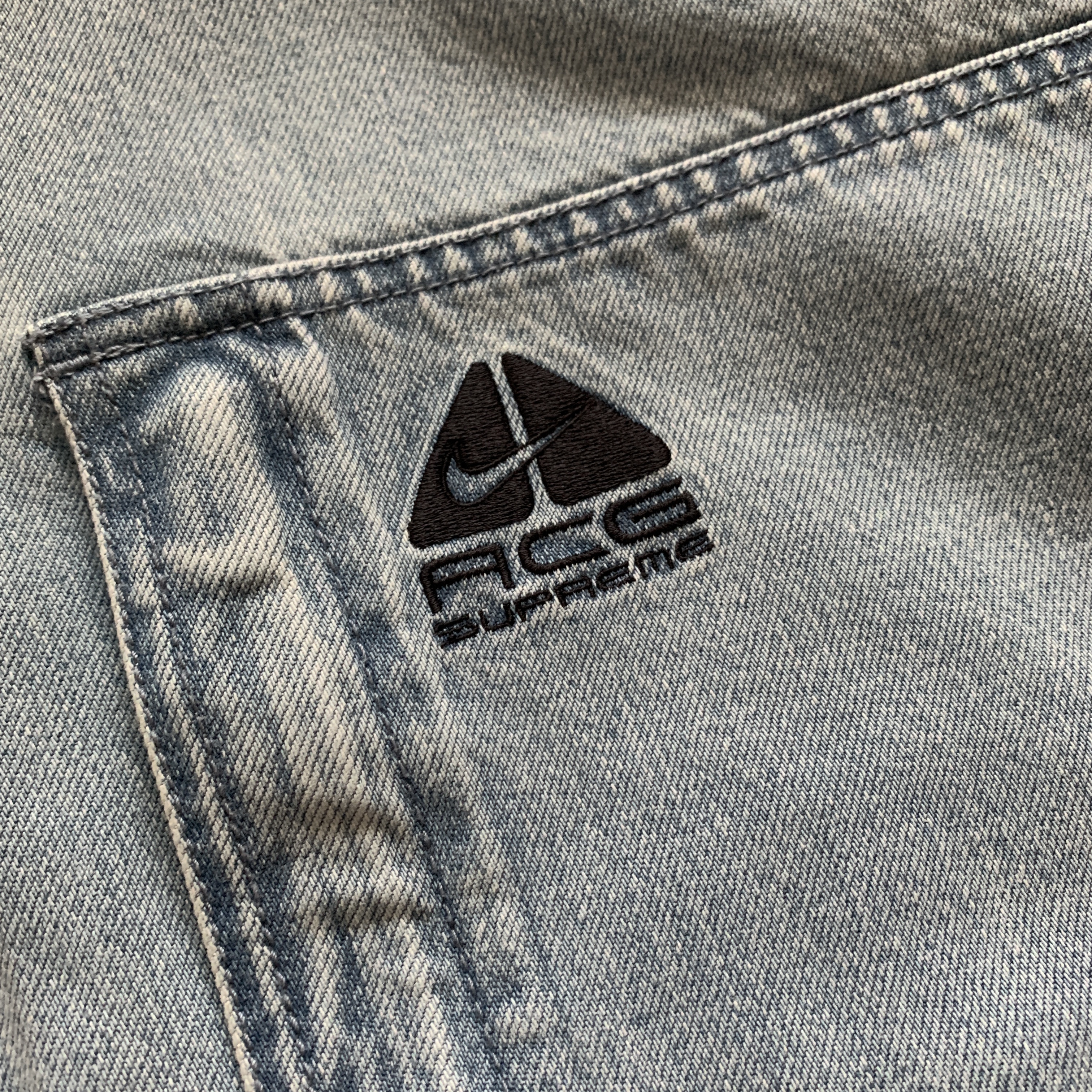 Supreme x Nike ACG Denim Pullover Washed Blue - 22FW 착용 스타일 - 2