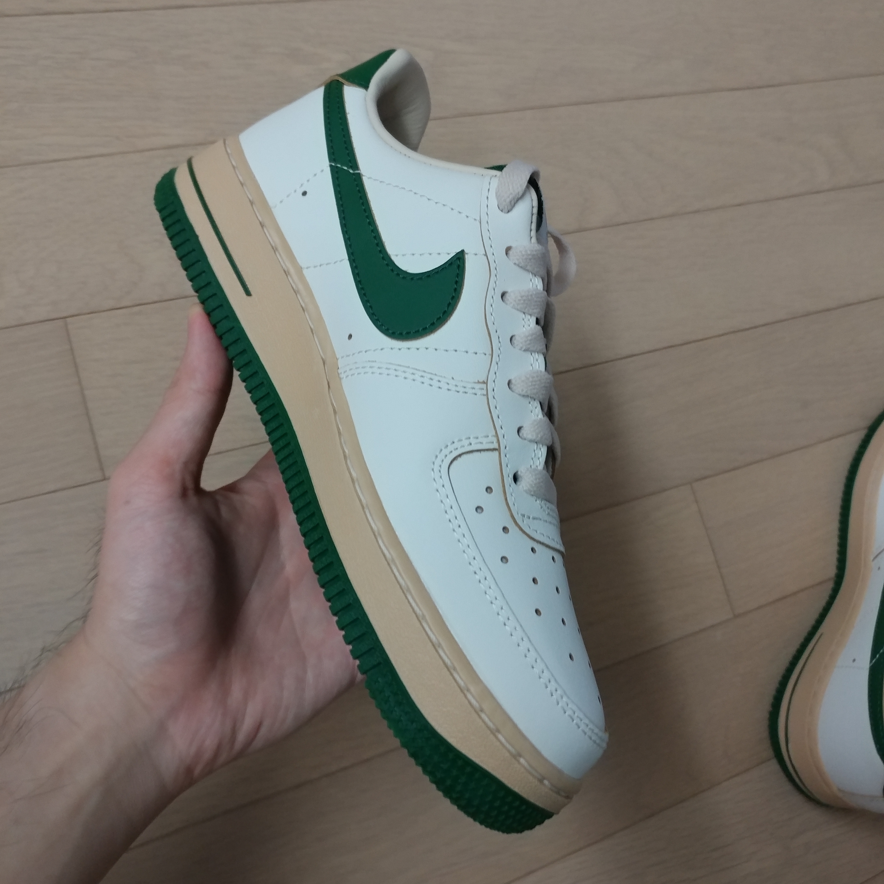 (W) Nike Air Force 1 Low Gorge Green 착용 스타일 - 2