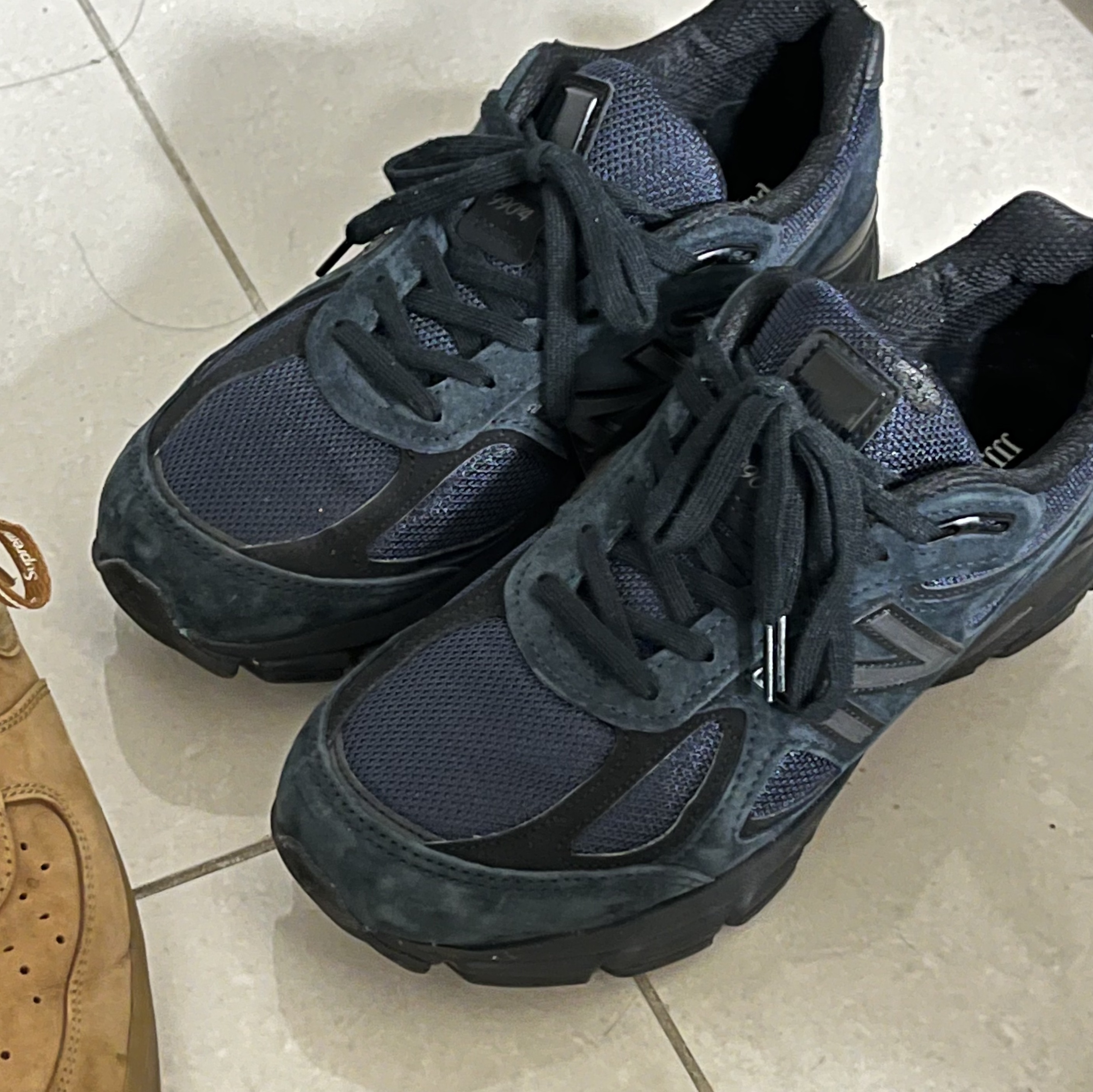 New Balance x JJJJound 990v4 Navy 착용 스타일