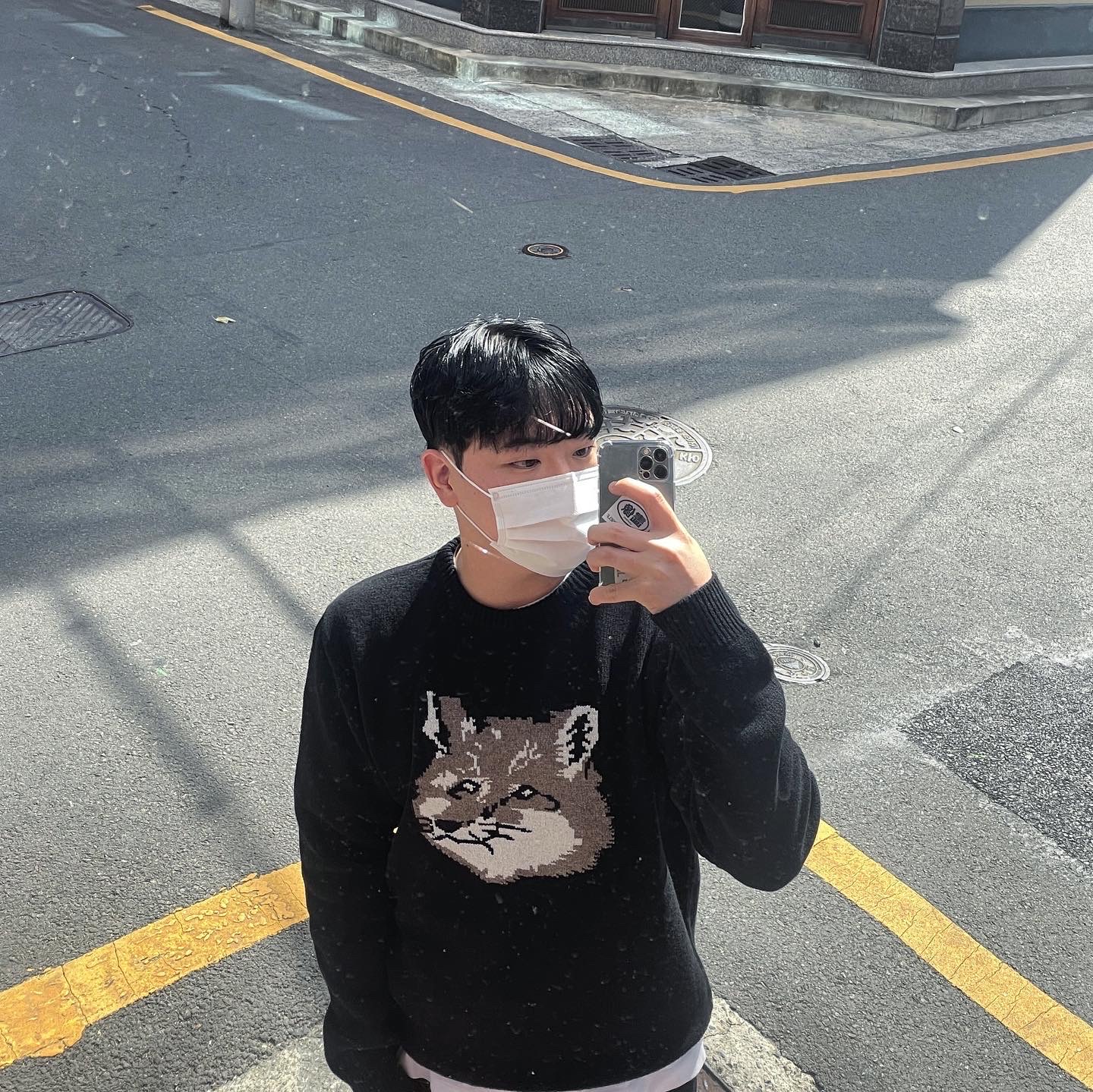 Maison Kitsune Big Fox Head Pullover Knit Black 착용 스타일