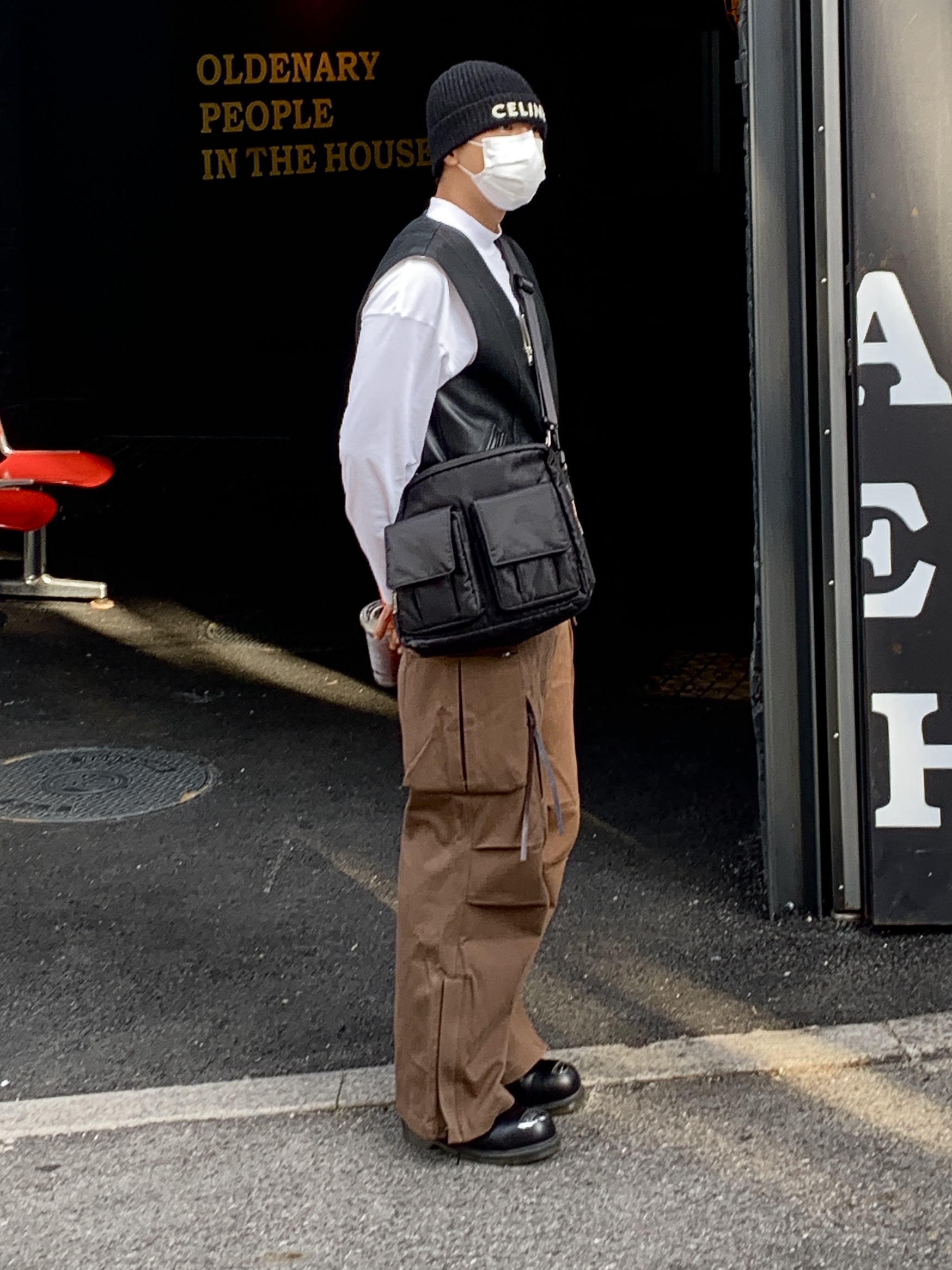 Celine Embroidered Knit Wool Beanie Black, Dr. Martens x Raf Simons Keaton II Steel Toe Black 착용 스타일 - 1