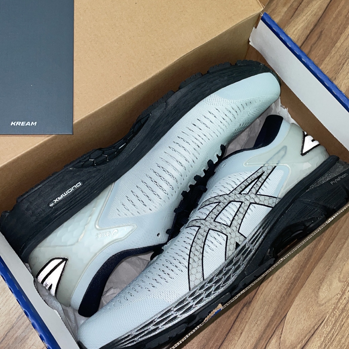Asics Gel-Kayano 25 Glacier Grey 착용 스타일 - 2