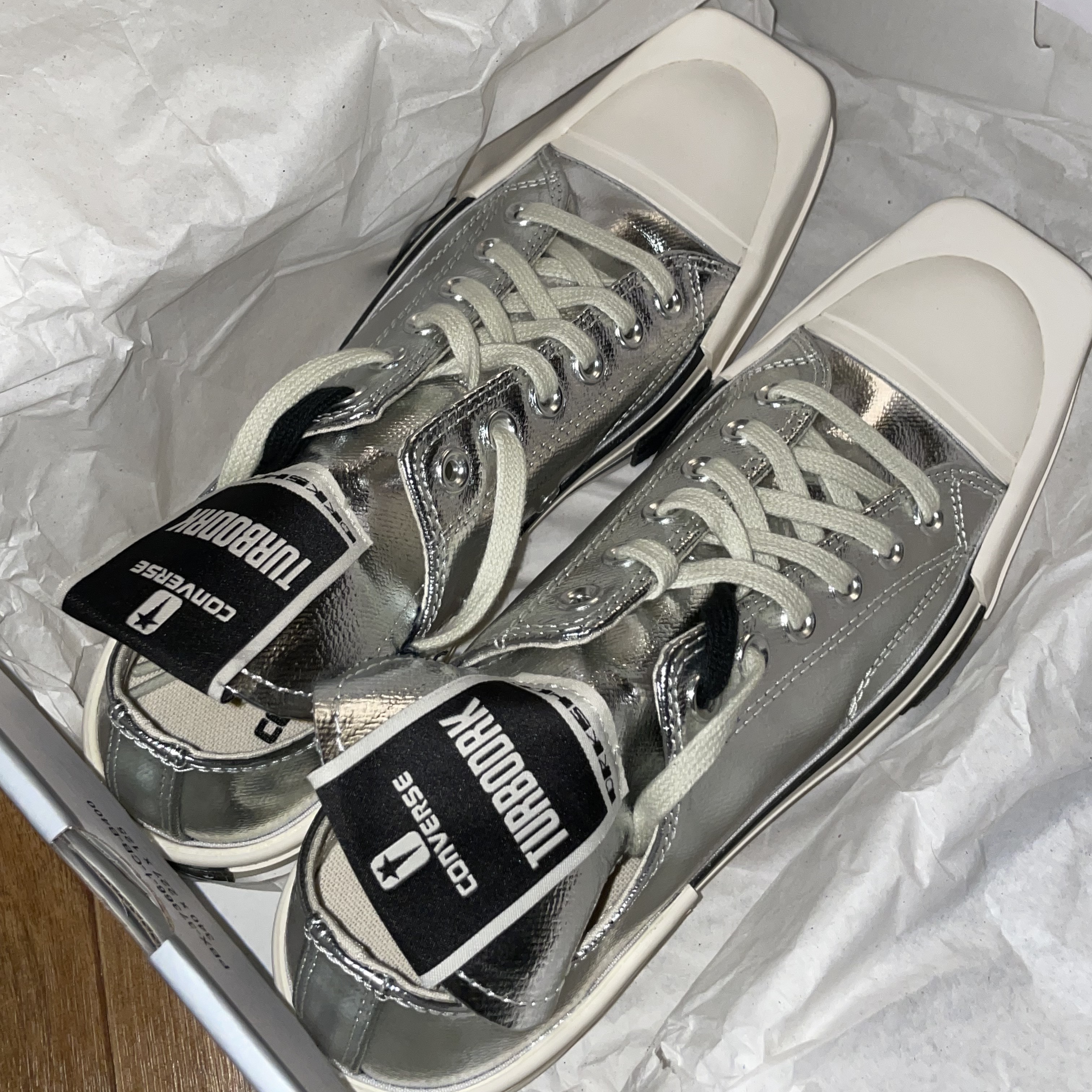 Converse x Drkshdw Turbodrk Chuck 70 Ox Silver Lacquered Denim 착용 스타일