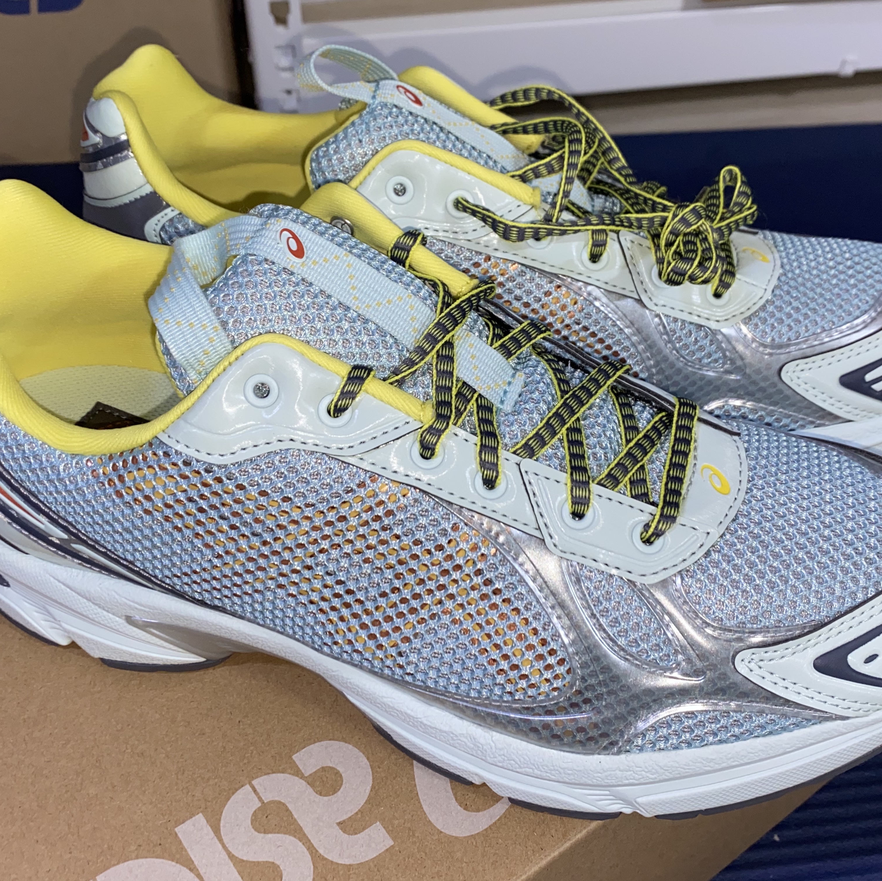 Asics UB4-S Gel-1130 Smoke Blue, Asics UB4-S Gel-1130 Graphite Grey 착용 스타일 - 2