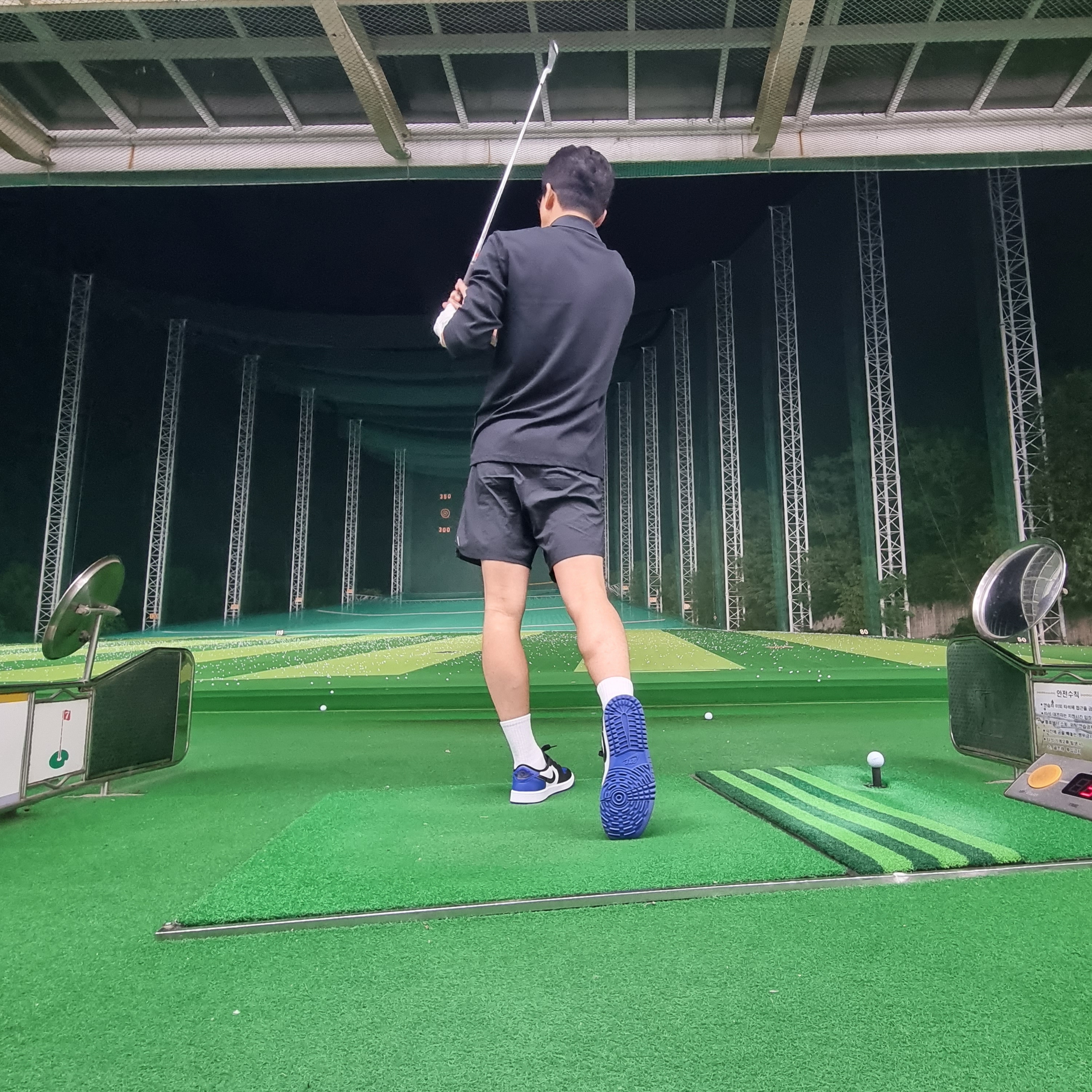 Jordan 1 Low Golf Sport Royal 착용 스타일 - 2