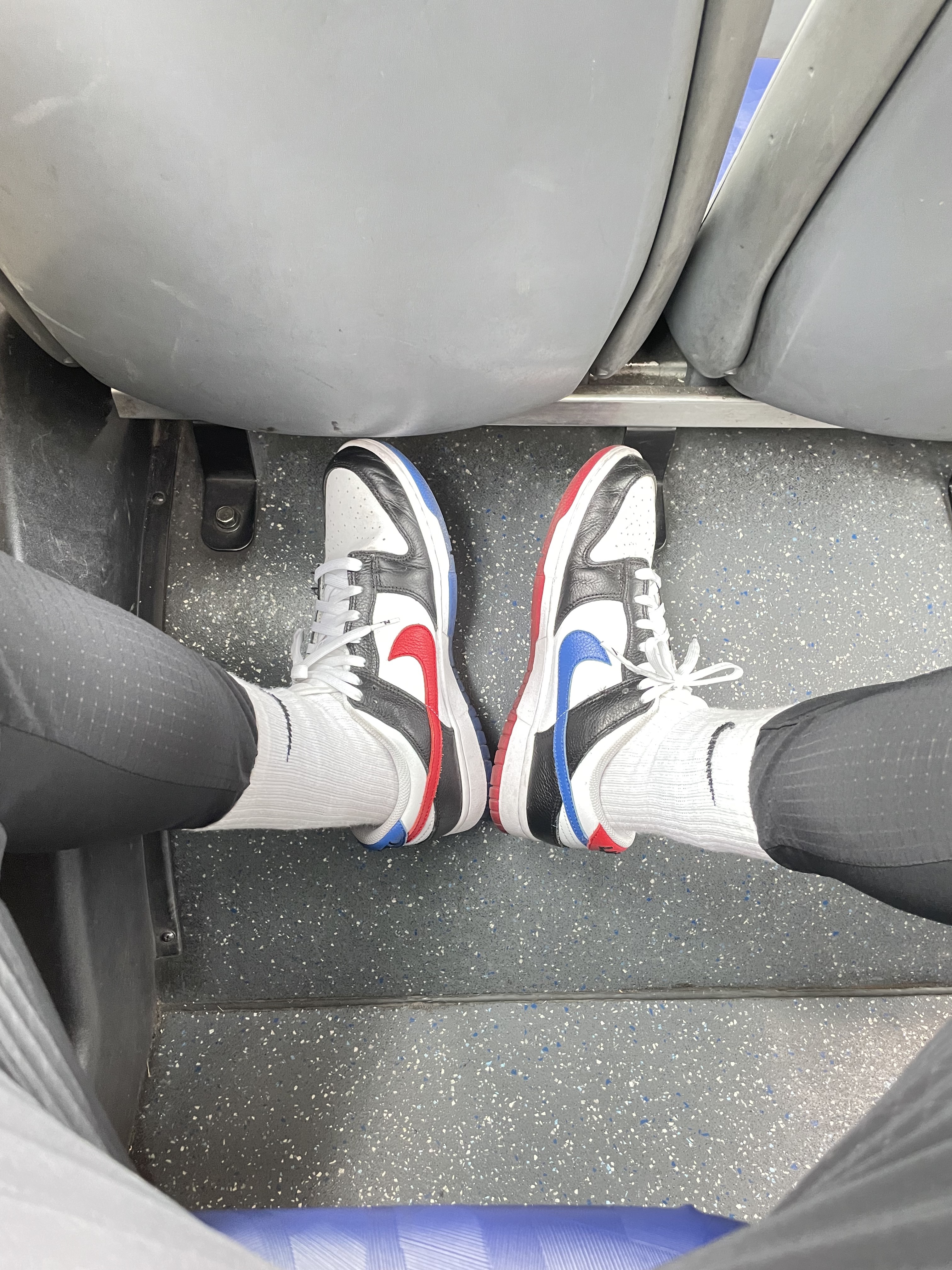 Nike Dunk Low SE Seoul 착용 스타일