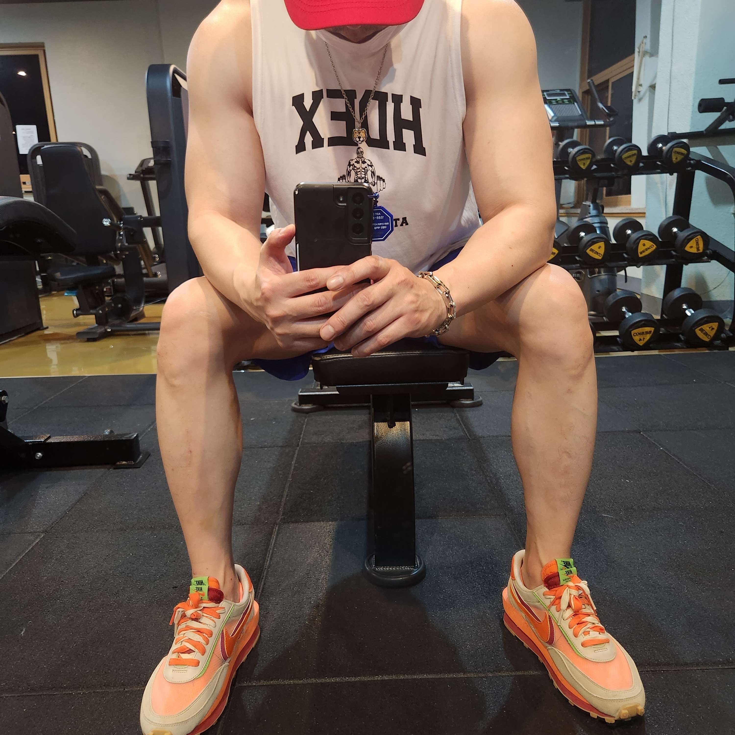 Human Made Animal Necklace Tiger Yellow, Nike x Sacai x Clot LDWaffle Orange Blaze 착용 스타일