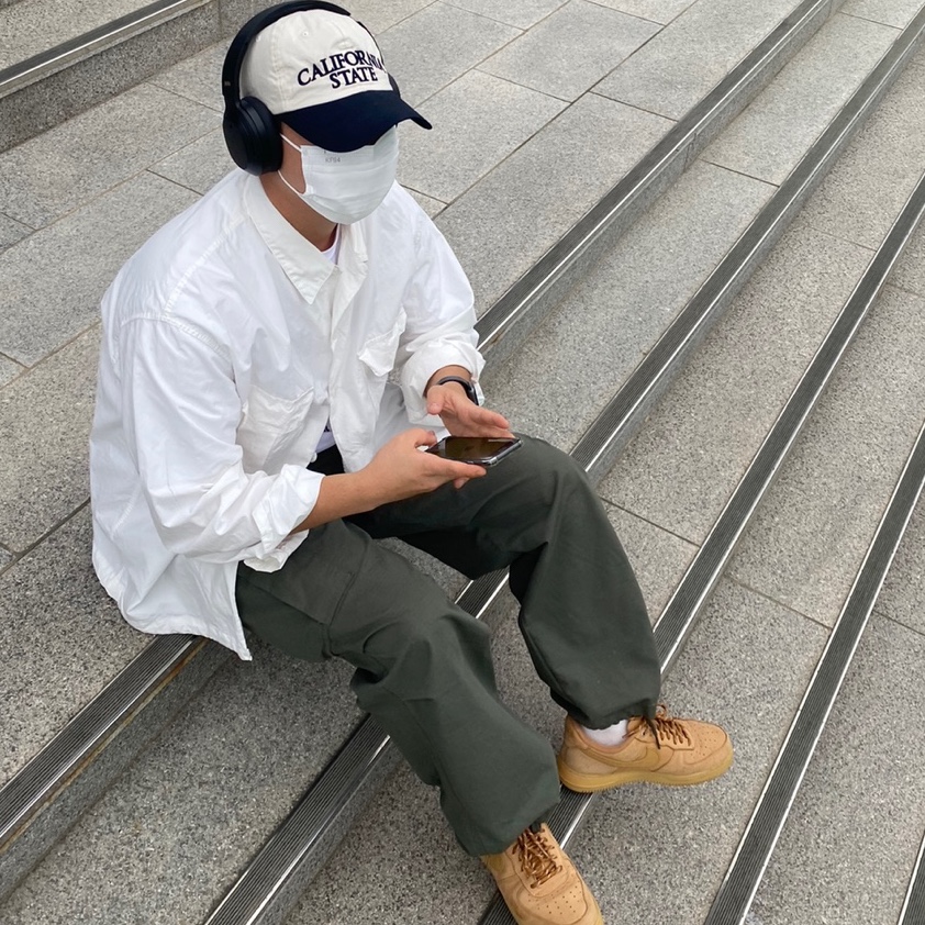 Nike Air Force 1 '07 WB Flax, Apple Watch SE 44mm GPS Space Gray Aluminum Case with Sport Band Midnight (Korean Ver.) 착용 스타일 - 2