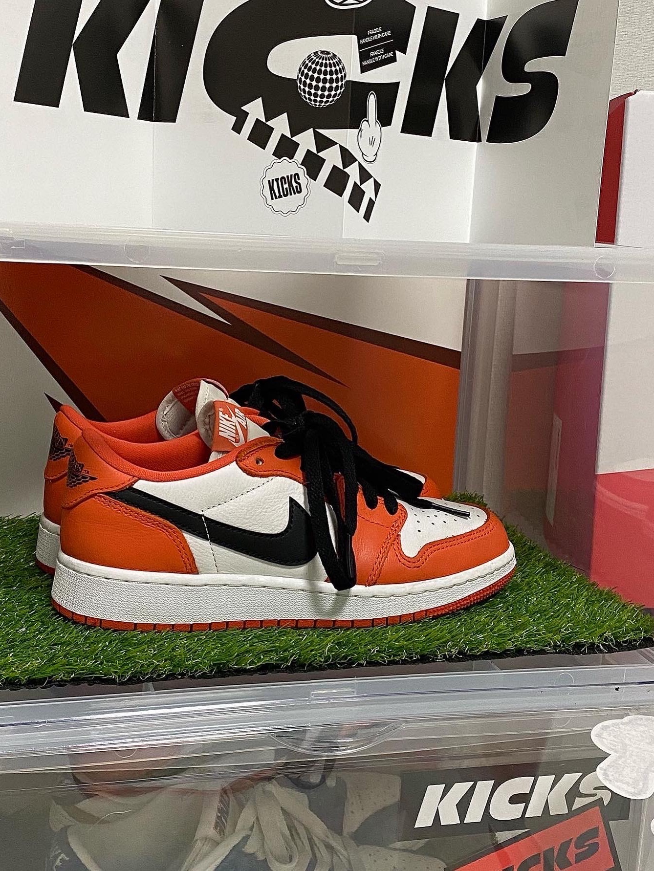 Nike x Kasina Dunk Low 80's Bus, (W) Jordan 1 Low OG Starfish 착용 스타일 - 3
