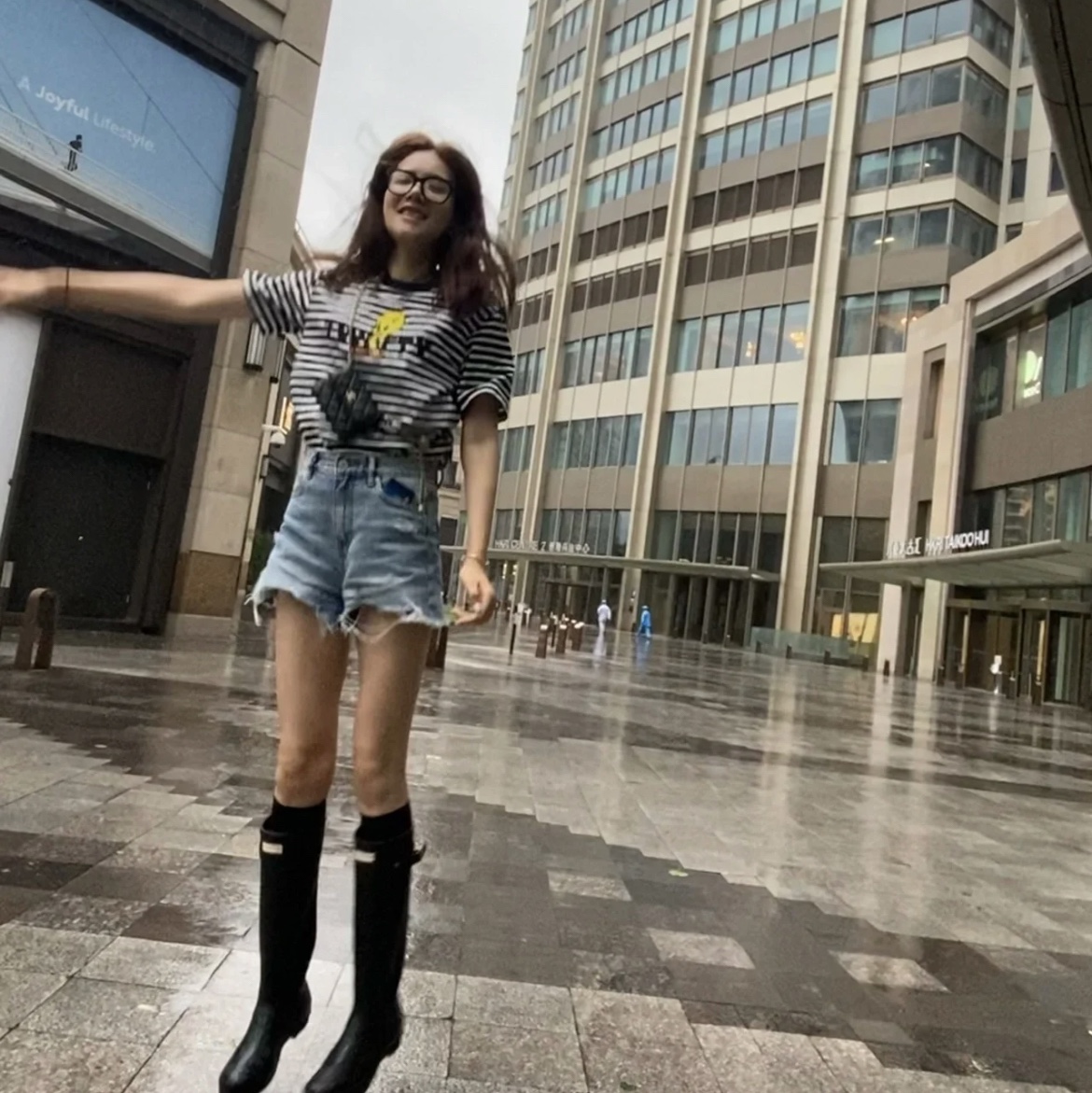 (W) Hunter Original Tall Rain Boots Black 착용 스타일