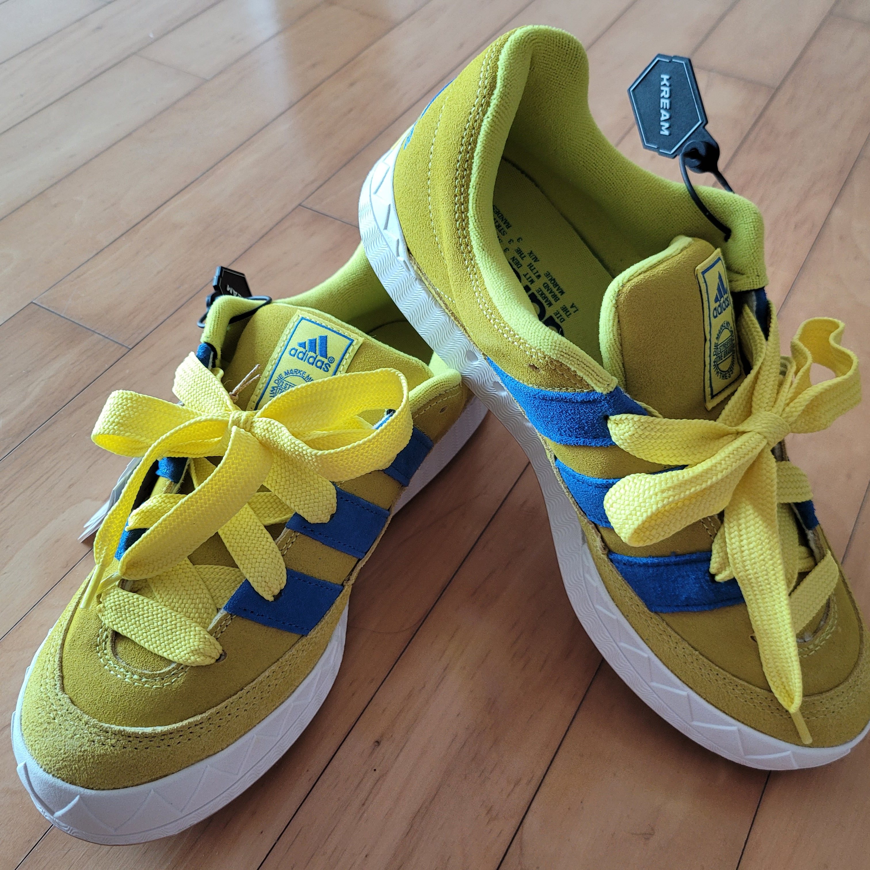 Adidas Adimatic Bright Yellow Blue 착용 스타일 - 1