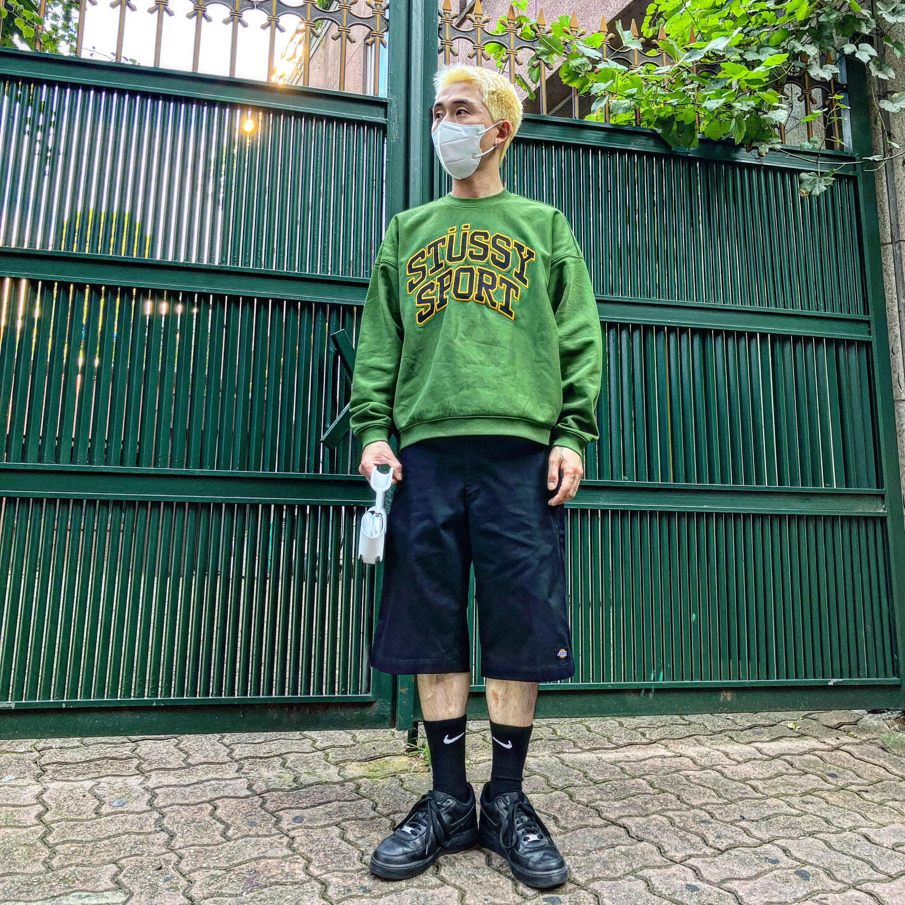 Stussy Relaxed Oversized Crew Green 착용 스타일