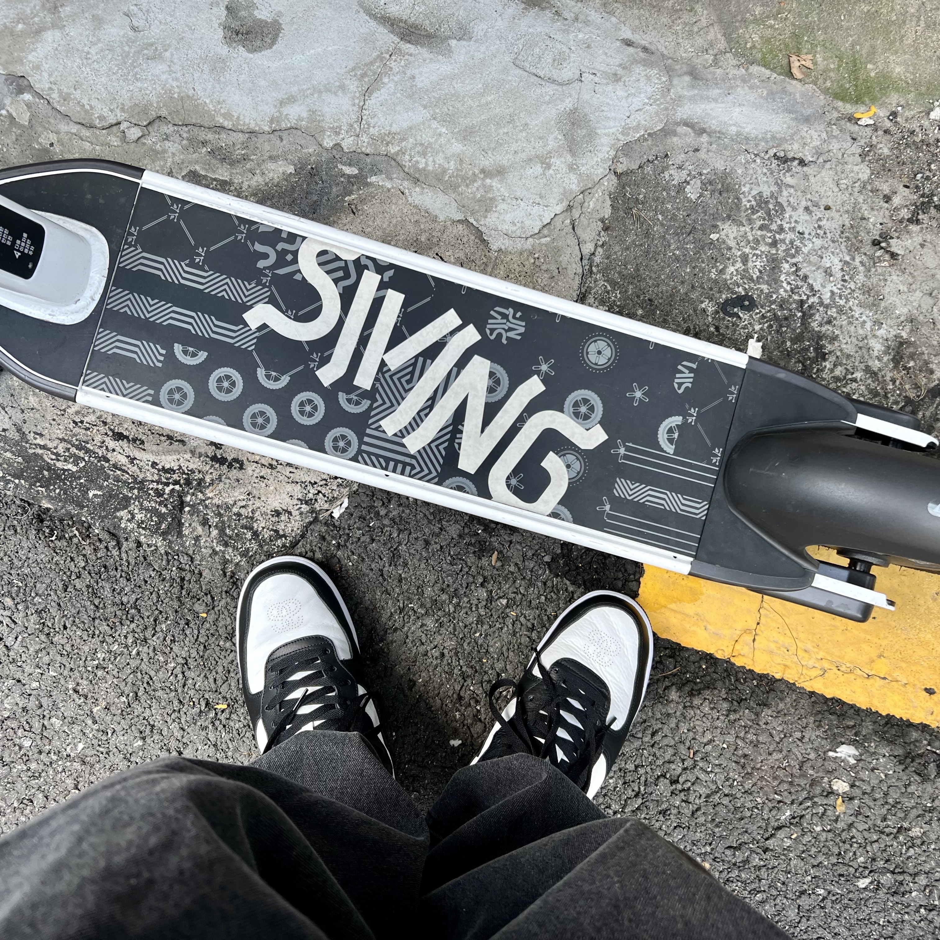 Nike x Stussy Air Force 1 '07 Mid SP Black and Light Bone, Nike NRG Solo Swoosh Fleece Hoodie Sail White Camo - US/EU 착용 스타일 - 4