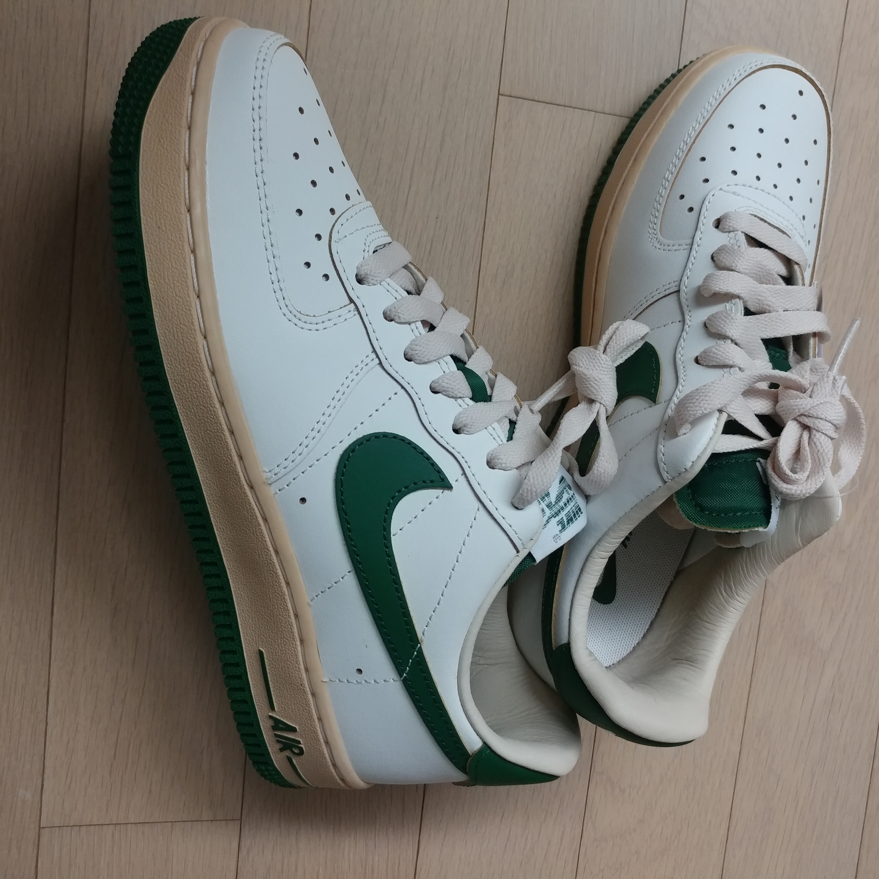 (W) Nike Air Force 1 Low Gorge Green 착용 스타일 - 1