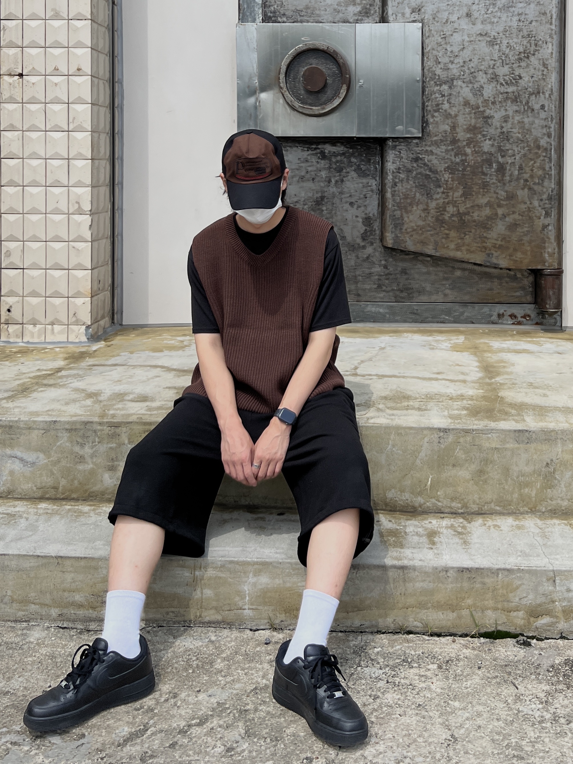 Nike Air Force 1 '07 Low Triple Black 착용 스타일 - 1