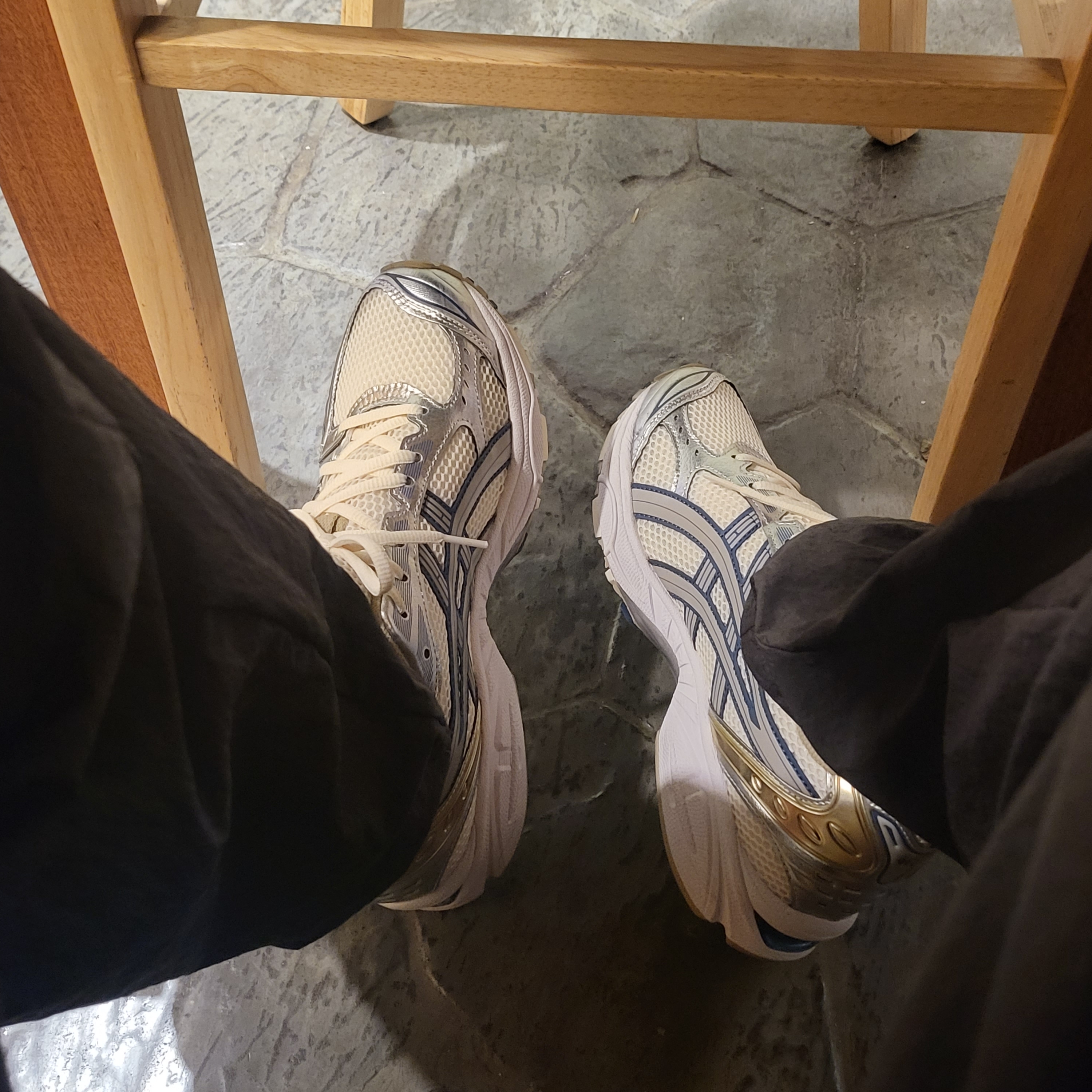 Asics Gel-Kayano 14 Cream Pure Silver 착용 스타일