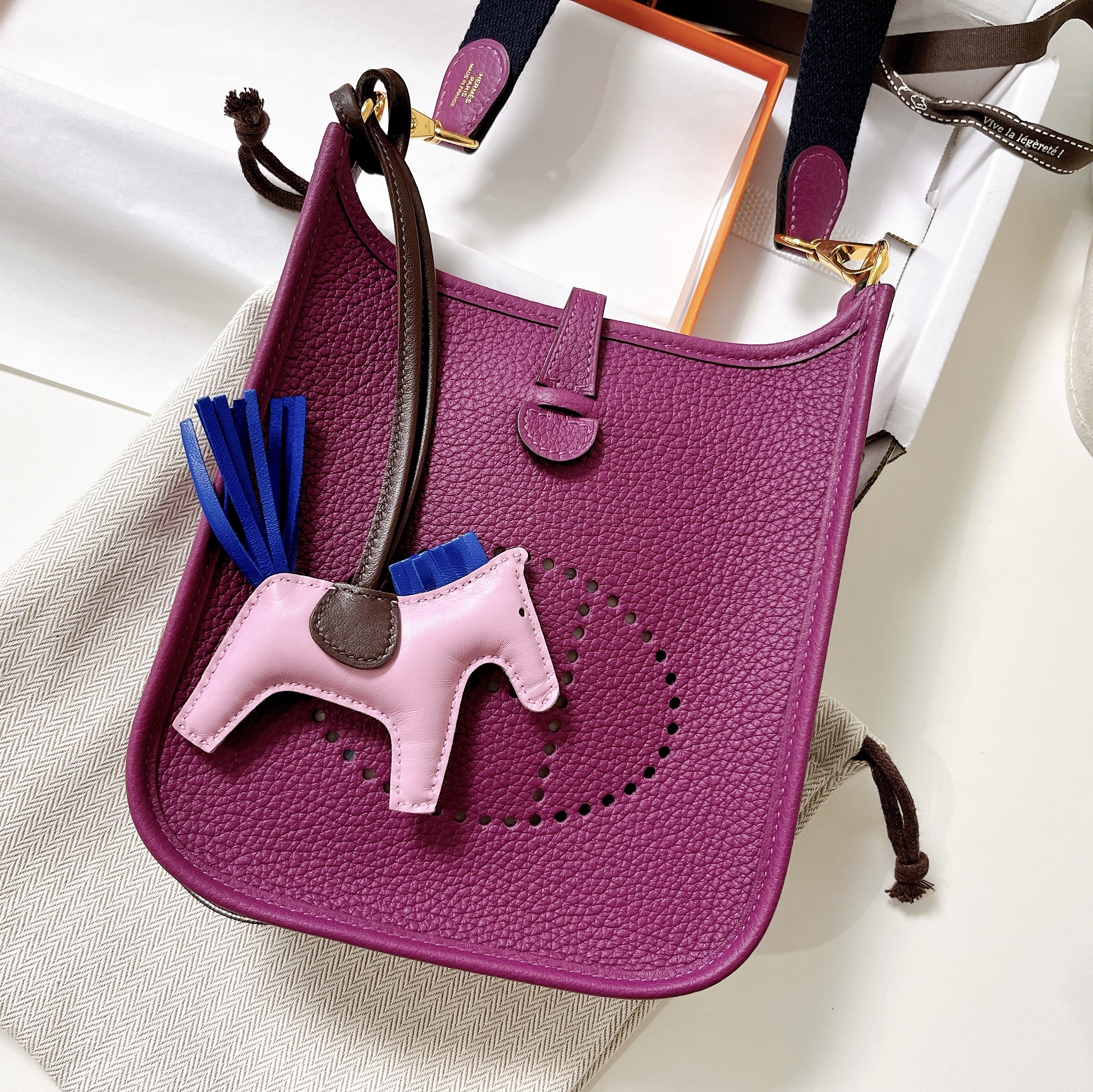 Hermes Rodeo PM Charm Milo & Mauve Sylvestre Bleu France Rouge Sellier 착용 스타일