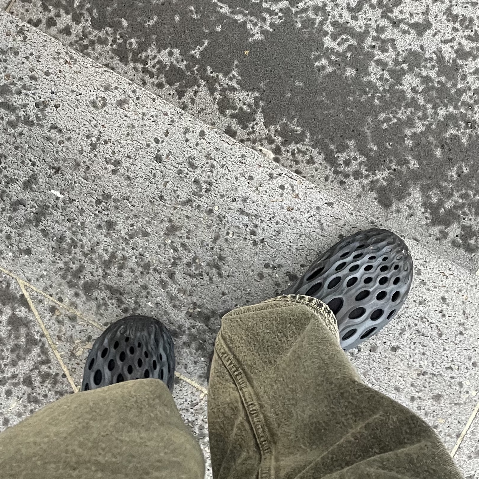 Merrell Hydro Moc Black 착용 스타일 - 2
