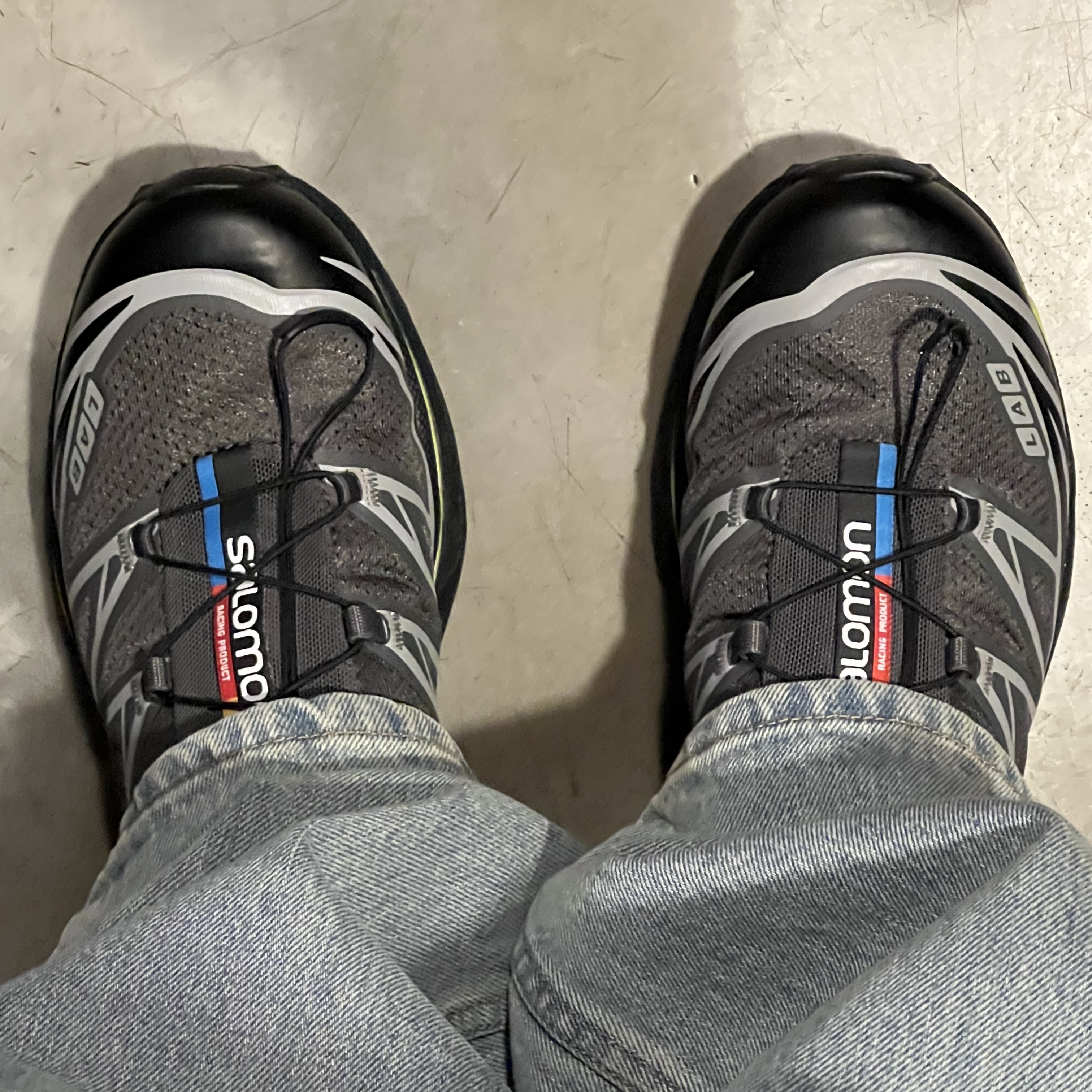 Salomon XT-6 Black Evening Primrose 착용 스타일