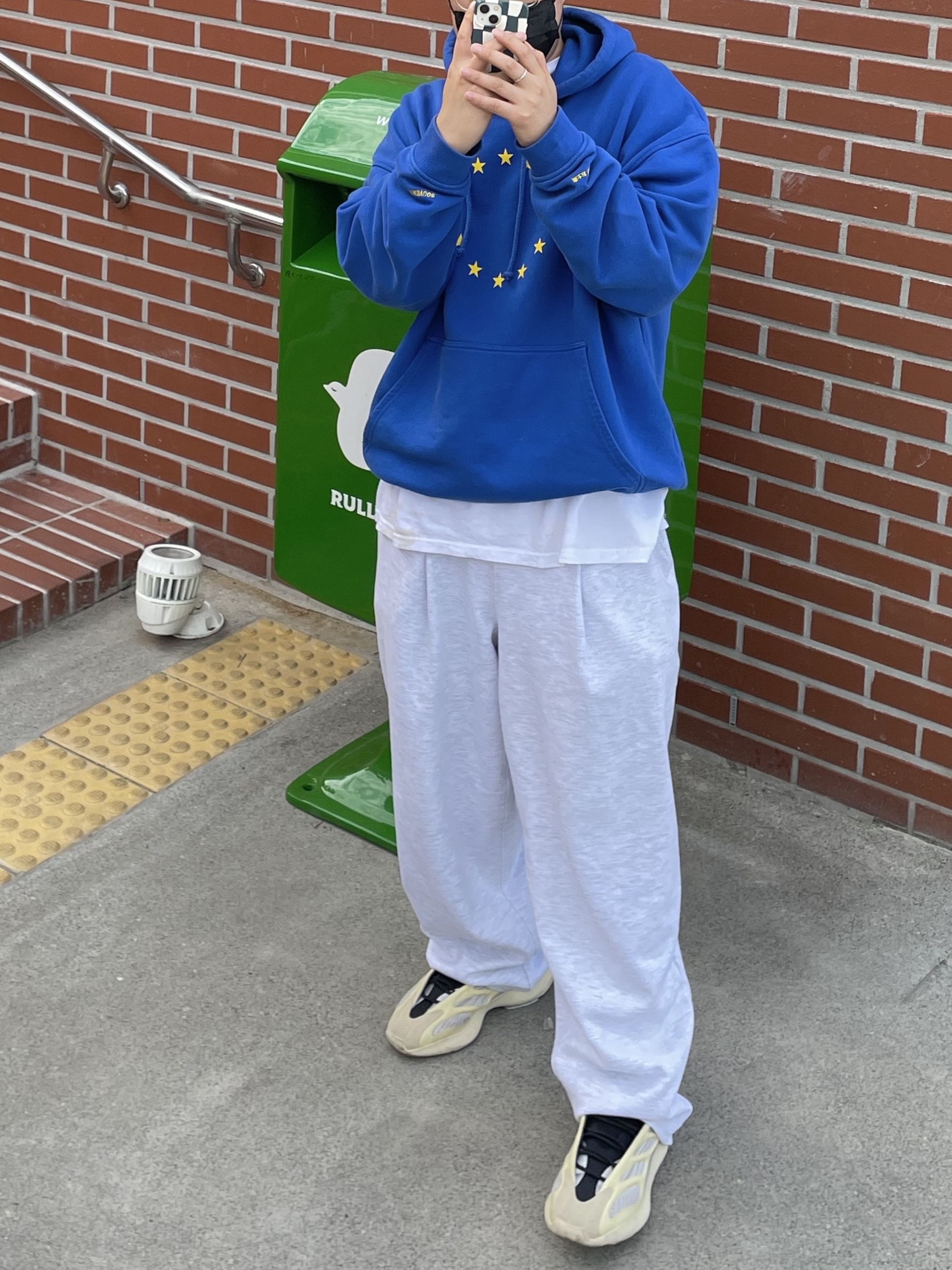 Souvenir Official Eunify Classic Hoodie Blue 2022, Adidas Yeezy 700 V3 Azael 2019 착용 스타일