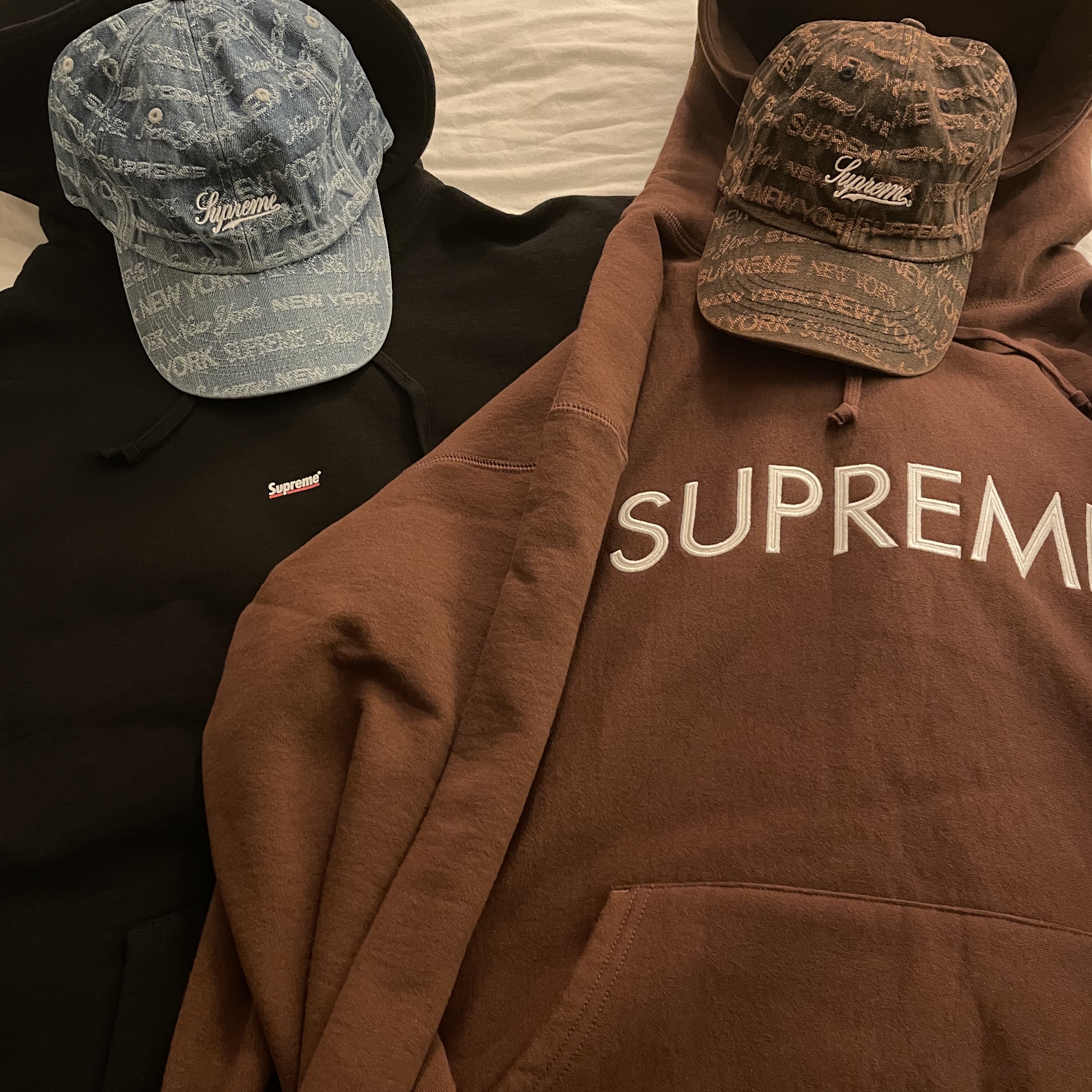 Supreme Underline Hooded Sweatshirt Black - 22FW, Supreme Capital Hooded Sweatshirt Dark Brown - 22FW 착용 스타일