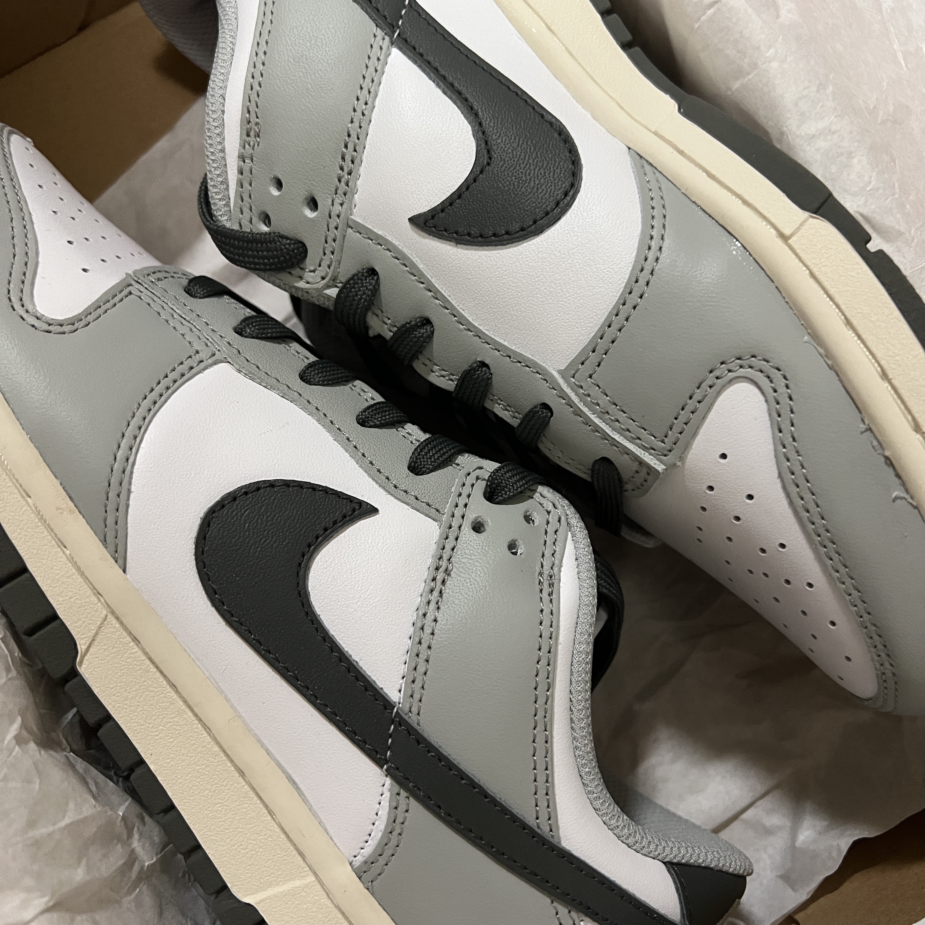 (W) Nike Dunk Low Light Smoke Grey 착용 스타일