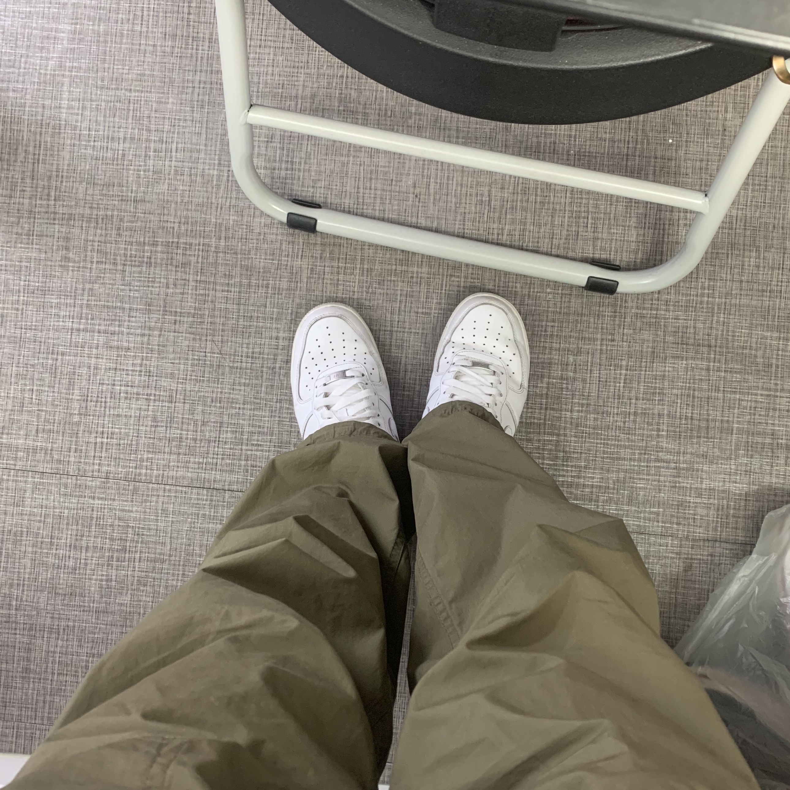 Nike Air Force 1 '07 Low White 착용 스타일 - 1