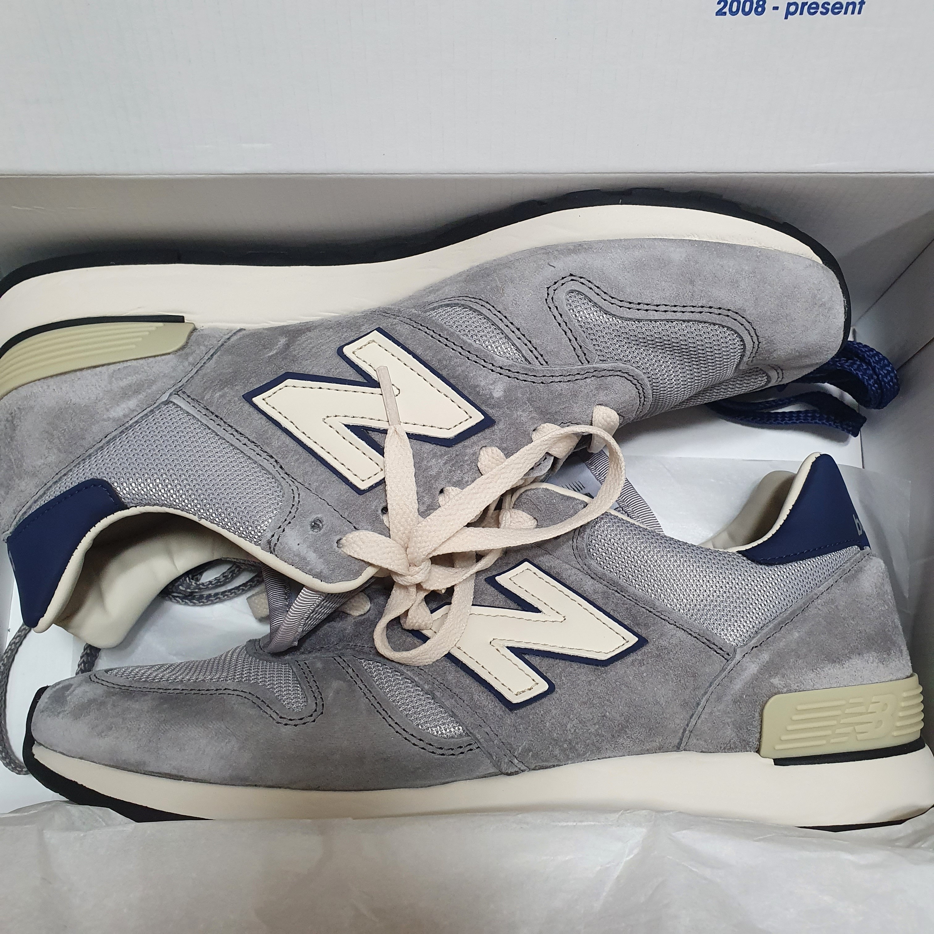 New Balance 670 Made in UK 40th Anniversary Grey 착용 스타일 - 3