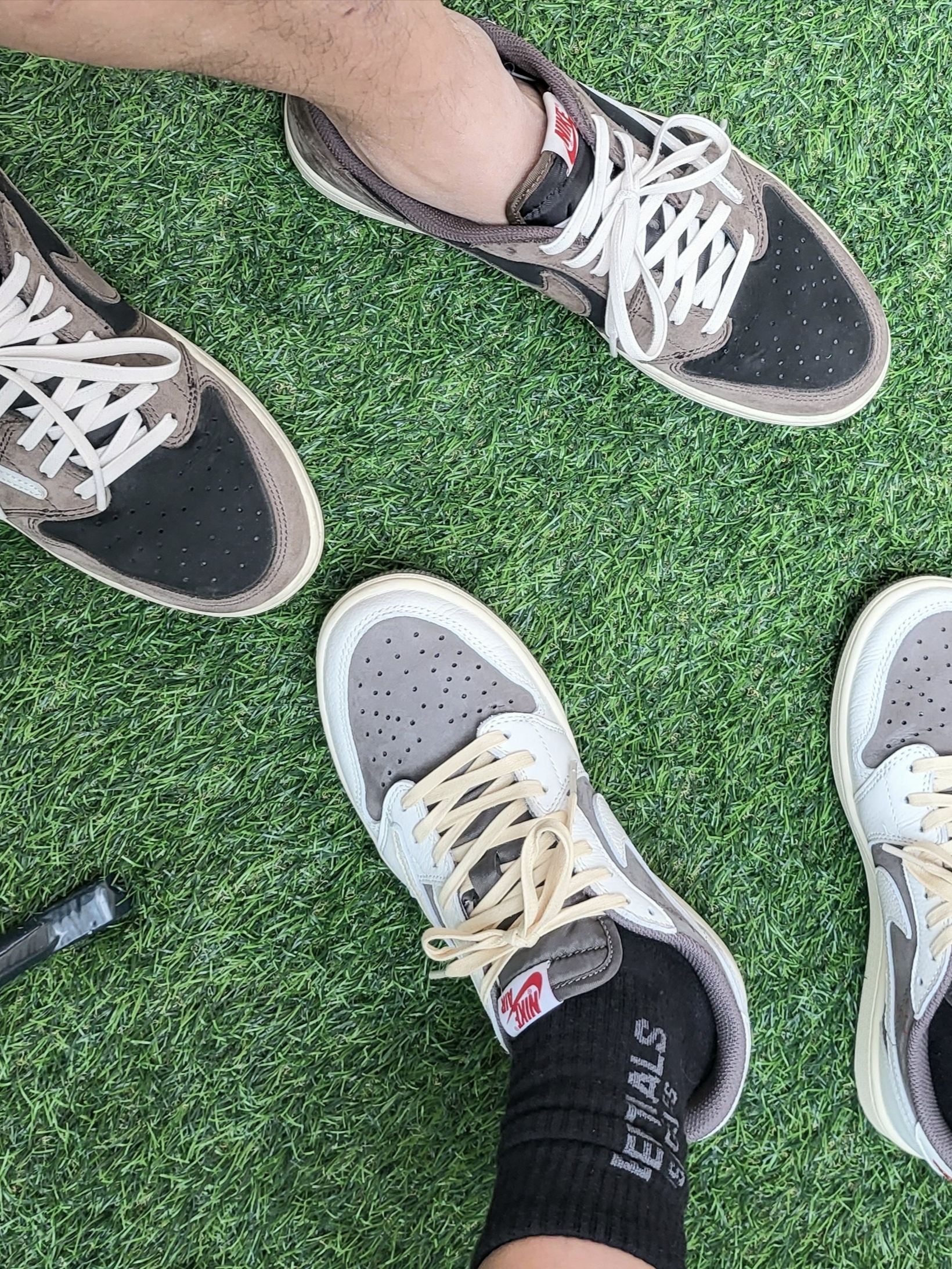 Jordan 1 x Travis Scott Retro Low OG SP Mocha, Jordan 1 x Travis Scott Retro Low OG SP Sail and Ridgerock 착용 스타일 - 3