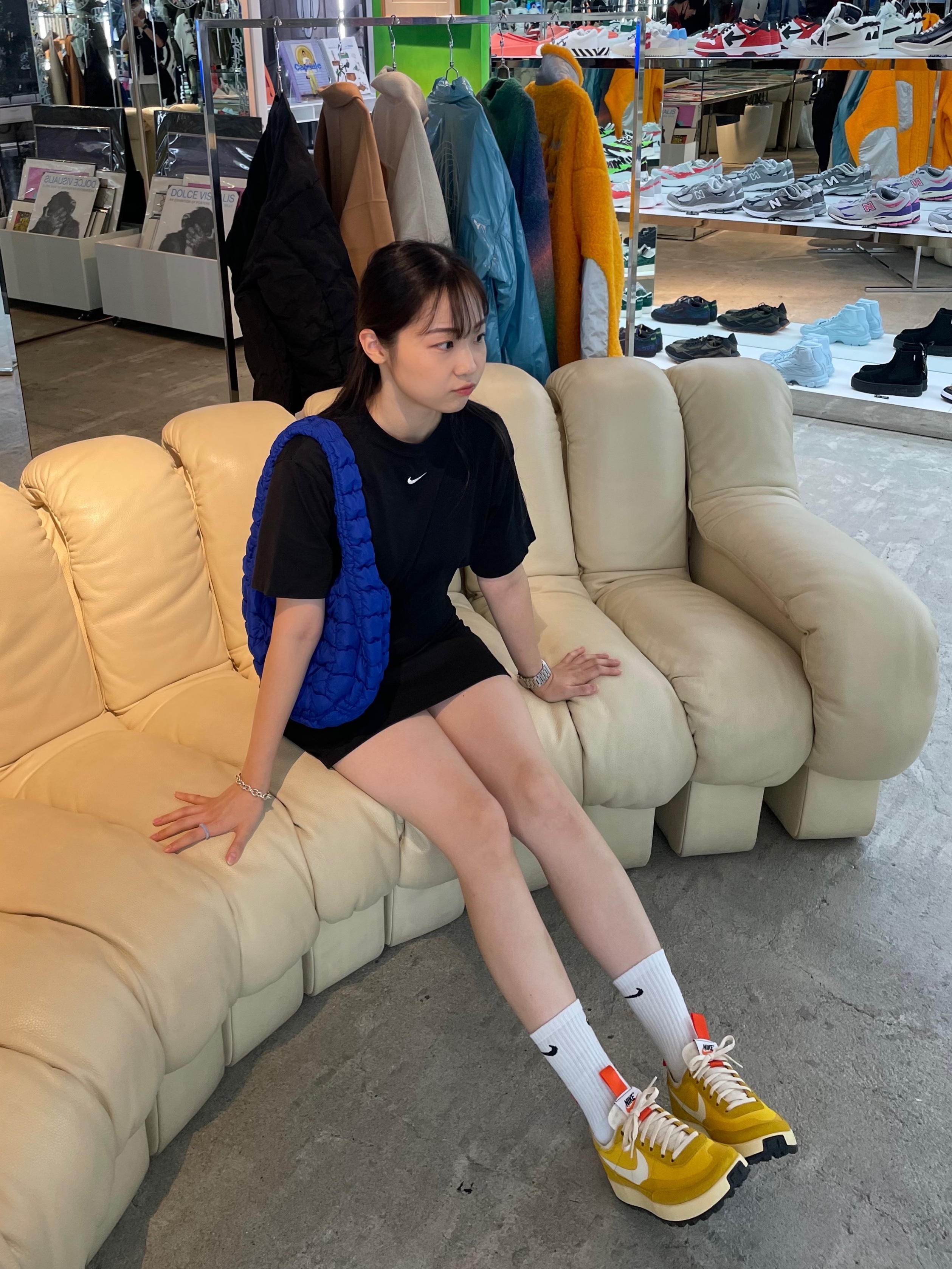 COS Quilted Mini Bag Blue, Nike x Tom Sachs General Purpose Shoe Archive 착용 스타일