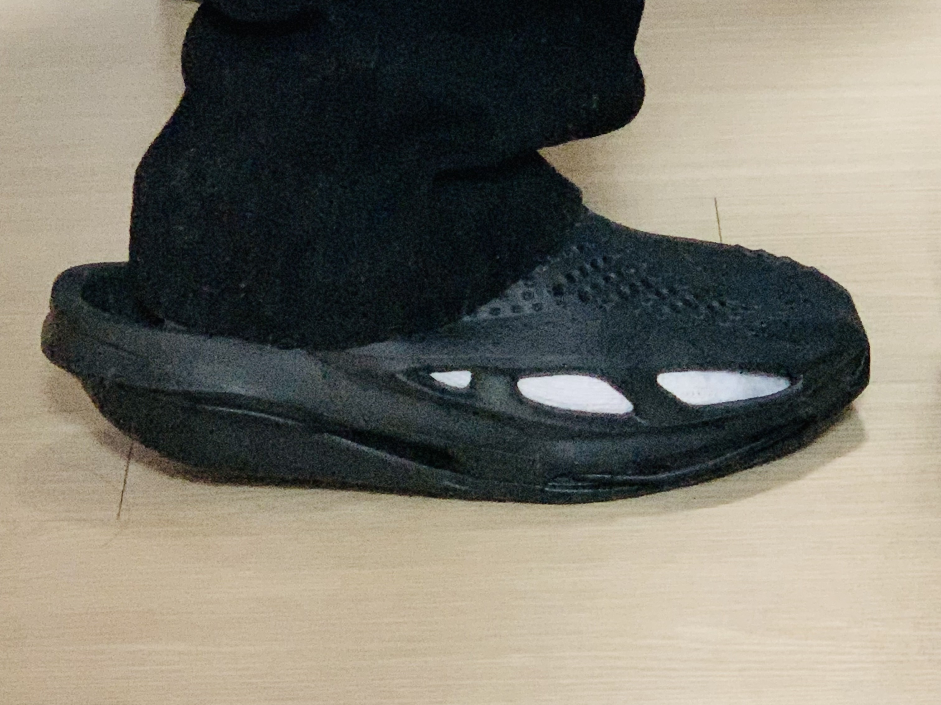 Nike x Matthew M Williams 005 Slide Black 착용 스타일 - 1